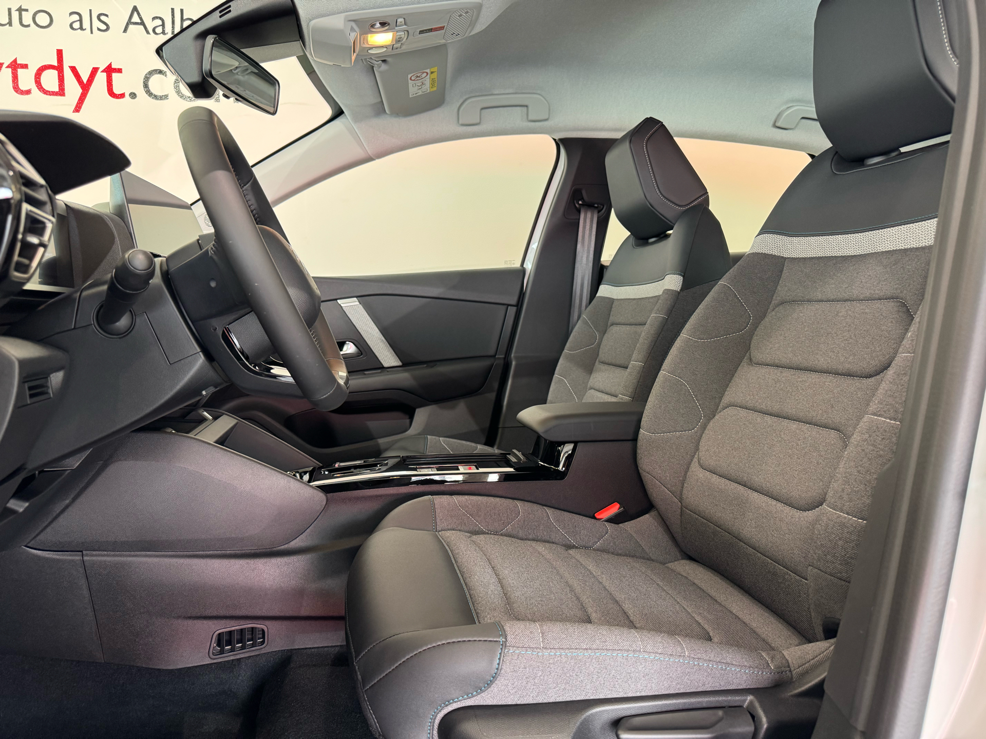 Billede af Citroën e-C4 EL You! 136HK 5d Aut.