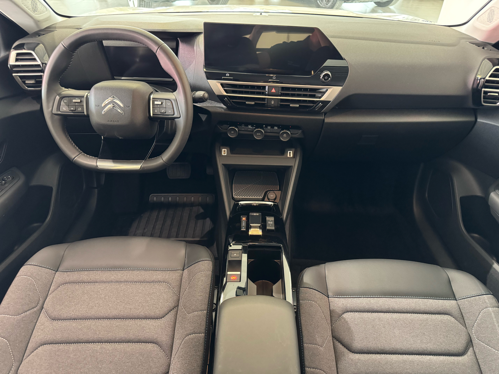 Billede af Citroën e-C4 EL You! 136HK 5d Aut.