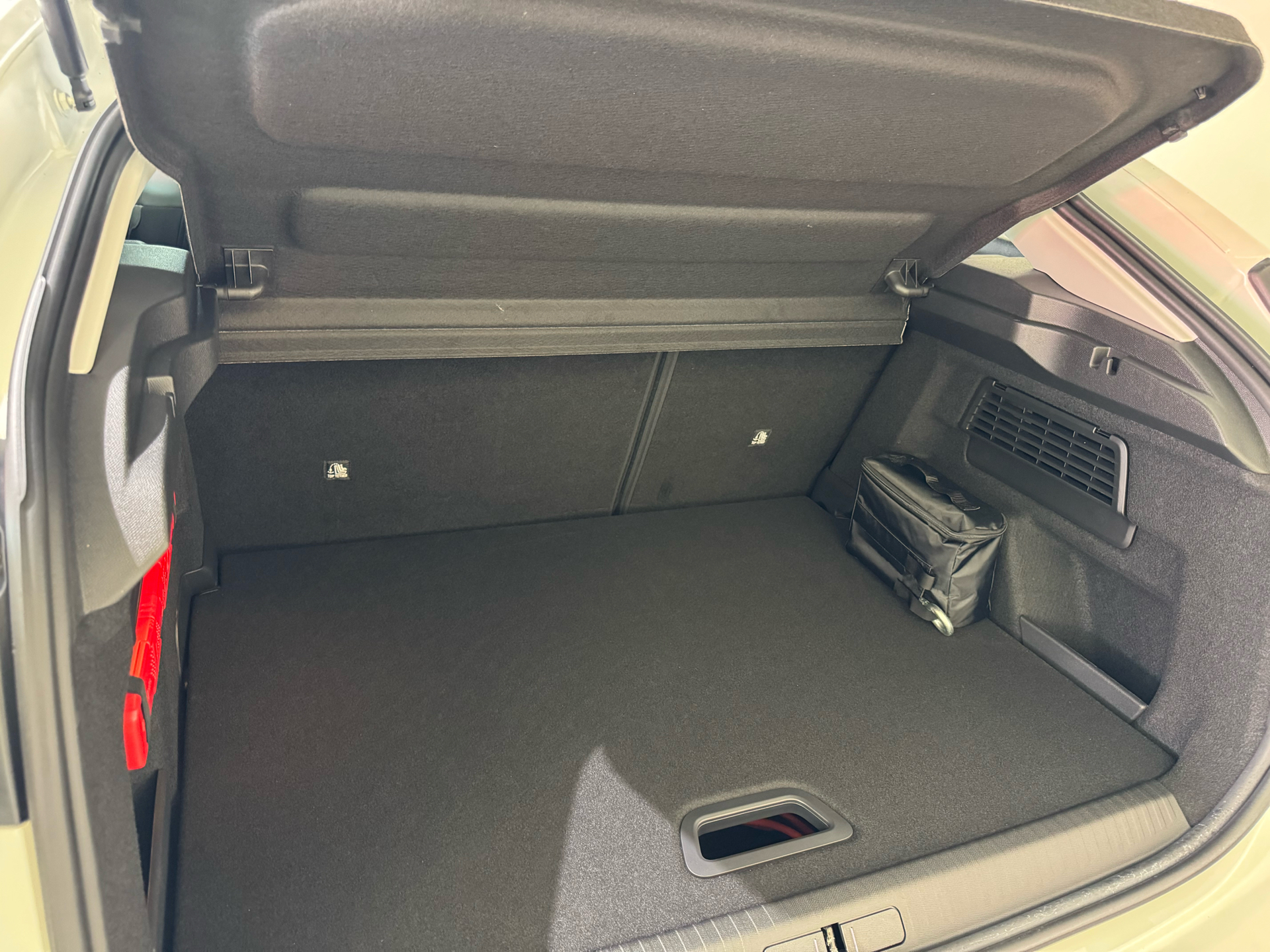 Billede af Citroën e-C4 EL You! 136HK 5d Aut.