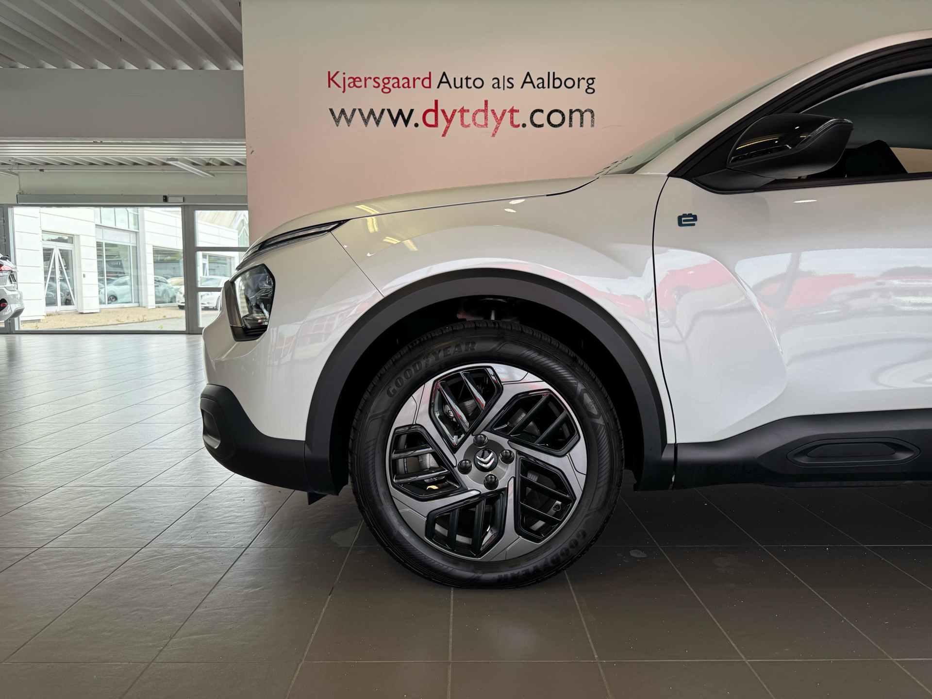 Billede af Citroën e-C4 EL You! 136HK 5d Aut.