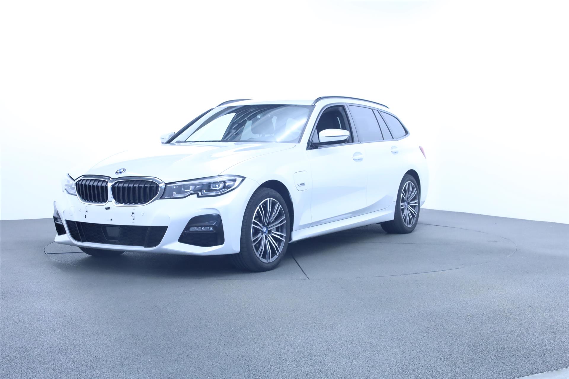 Billede af BMW 330e Touring 2,0 Plugin-hybrid M-Sport Steptronic 292HK Stc 8g Aut.