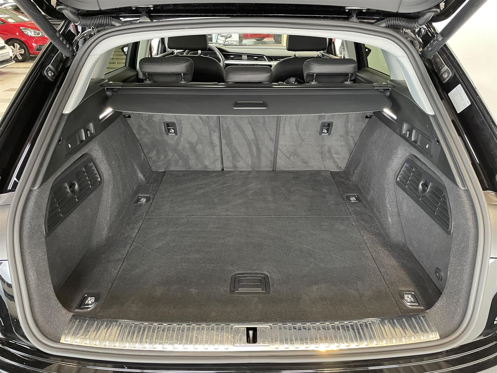 Billede af Audi E-tron 55 Advanced Prestige Quattro 408HK 5d Aut.