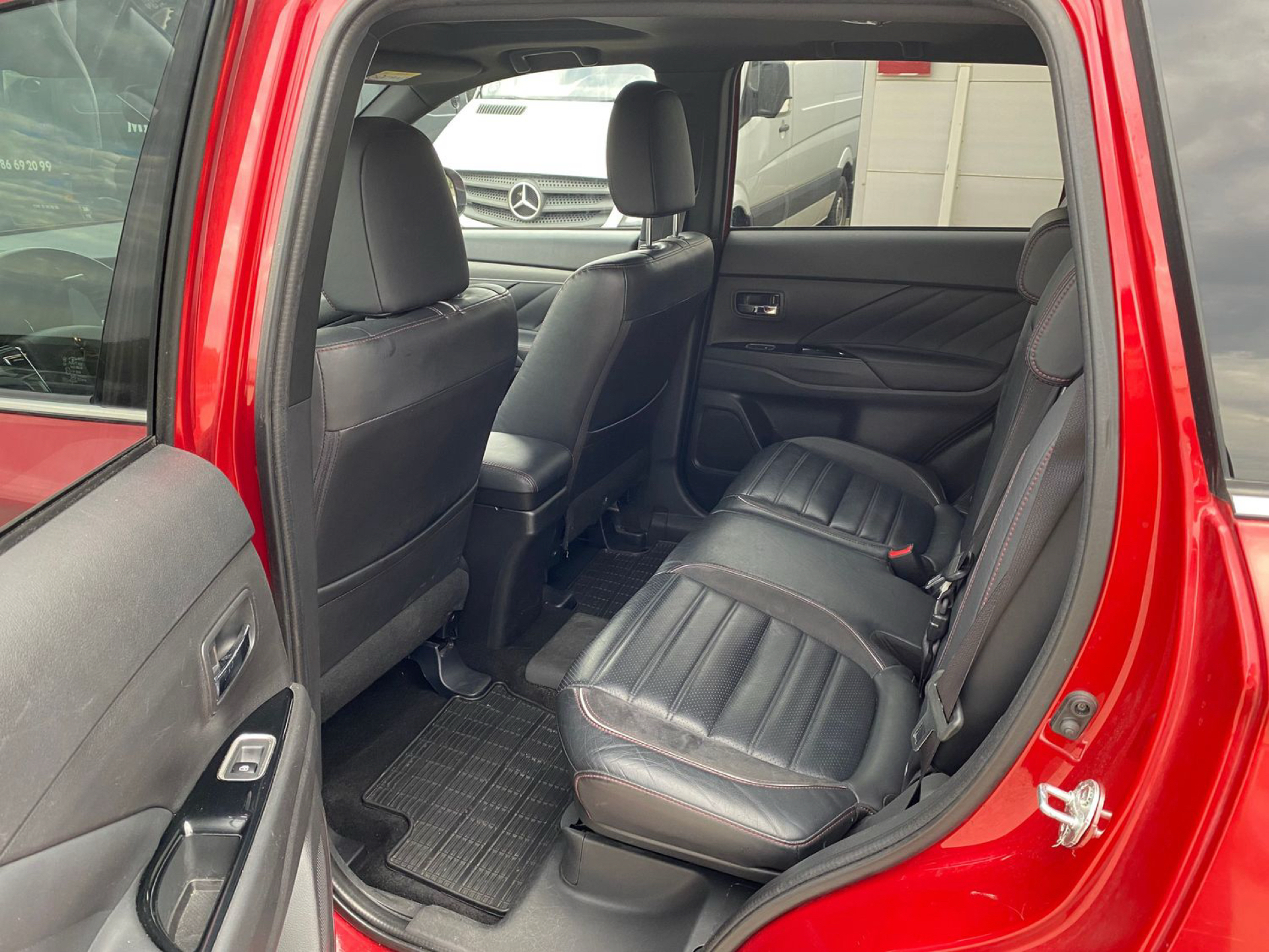Billede af Mitsubishi Outlander 2,0 PHEV  Plugin-hybrid Instyle 4WD 200HK 5d 6g Trinl. Gear