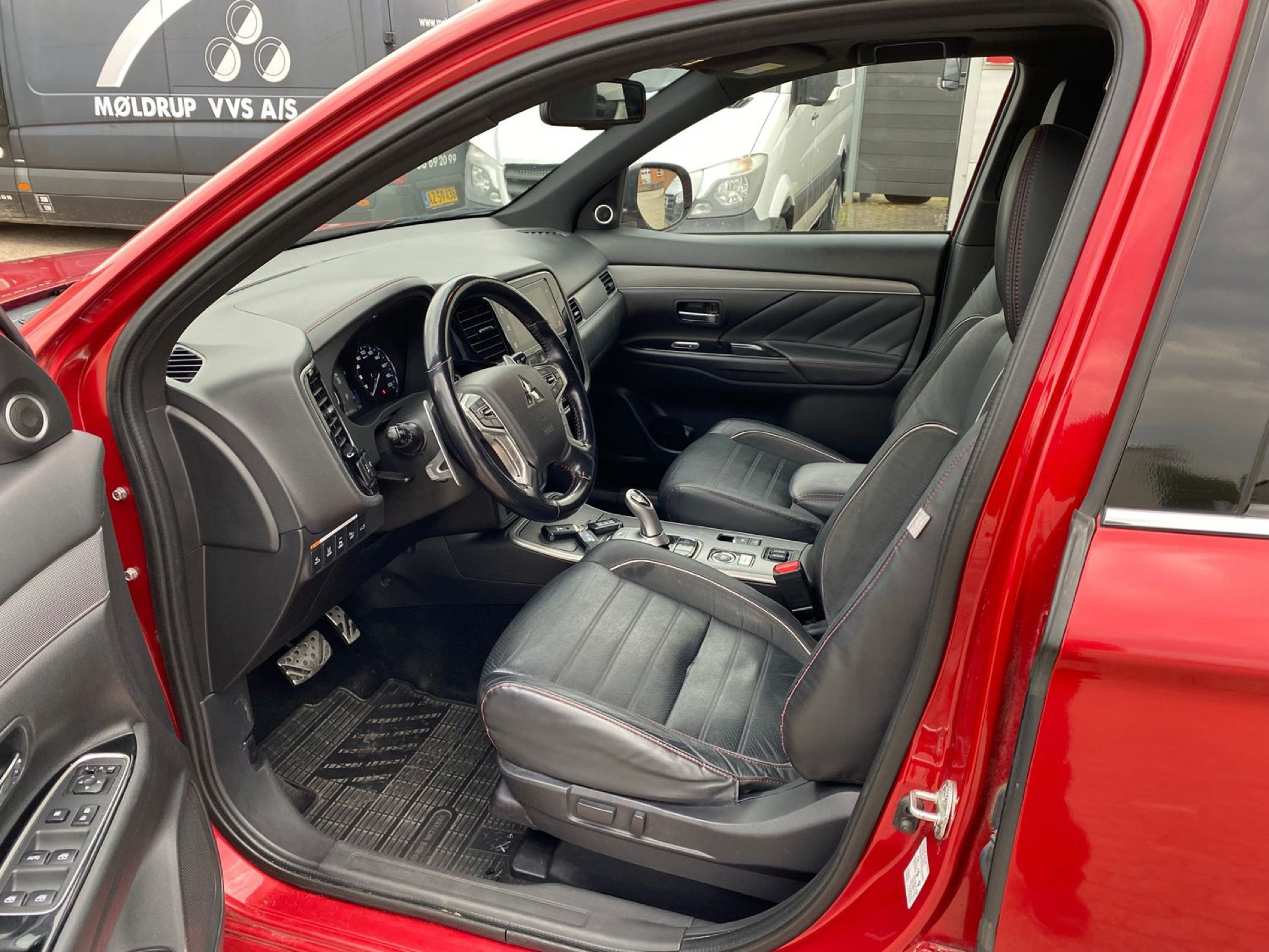 Billede af Mitsubishi Outlander 2,0 PHEV  Plugin-hybrid Instyle 4WD 200HK 5d 6g Trinl. Gear