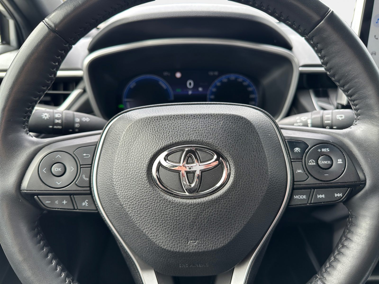 Billede af Toyota Corolla Cross 2,0 Hybrid Style E-CVT 197HK Van Aut.