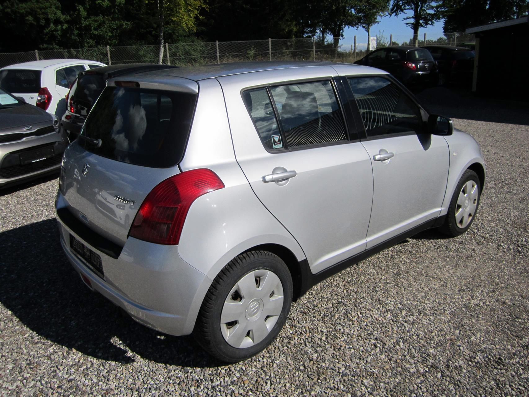 Billede af Suzuki Swift 1,3 GL 92HK 5d