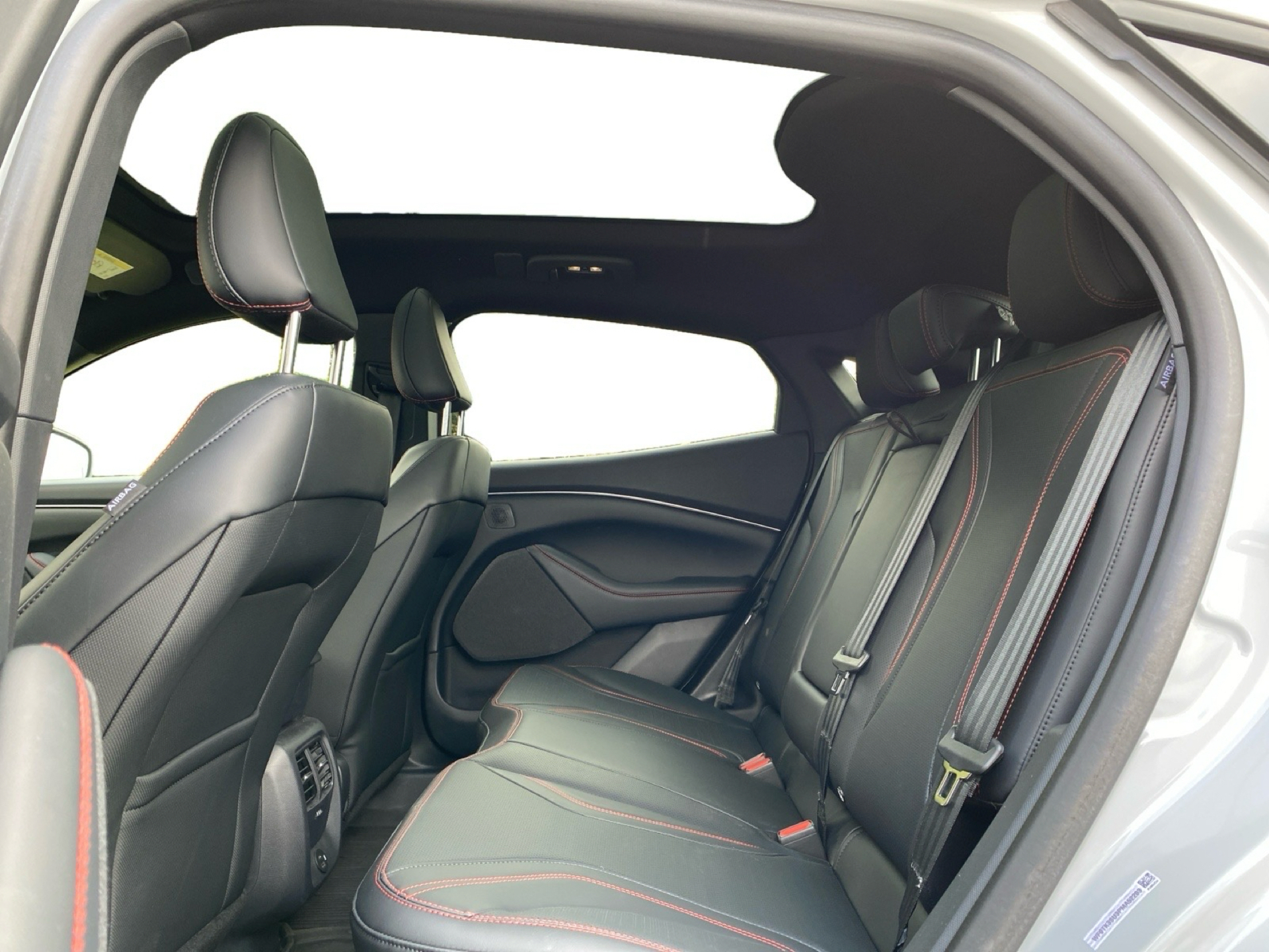 Billede af Ford Mustang Mach-E EL UR Premium AWD 351HK 5d Aut.