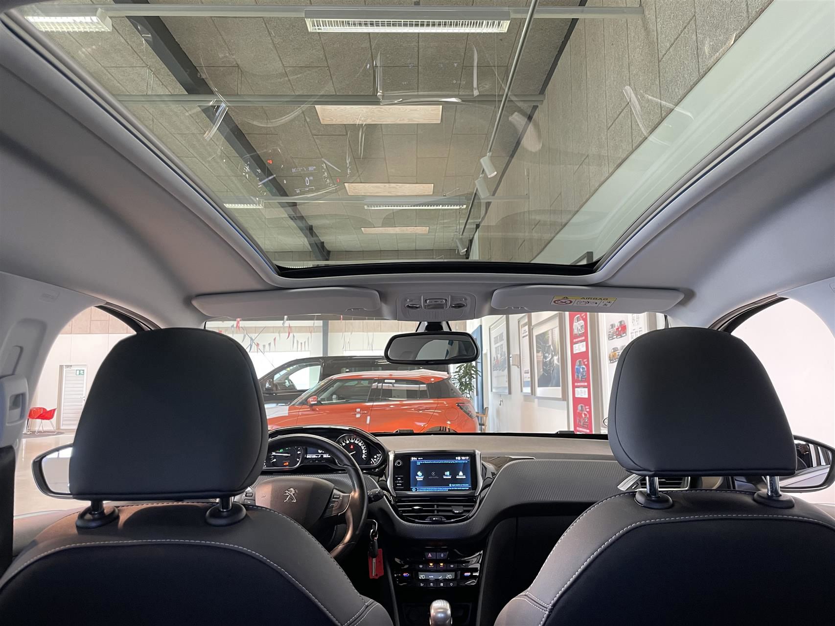 Billede af Peugeot 2008 1,2 PureTech Selection Sky 130HK 5d 6g