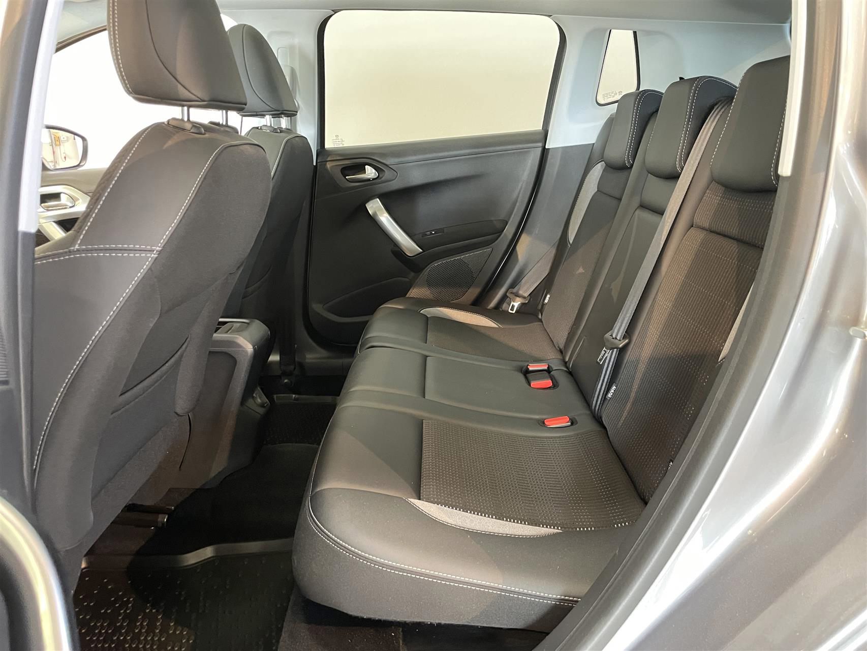 Billede af Peugeot 2008 1,2 PureTech Selection Sky 130HK 5d 6g