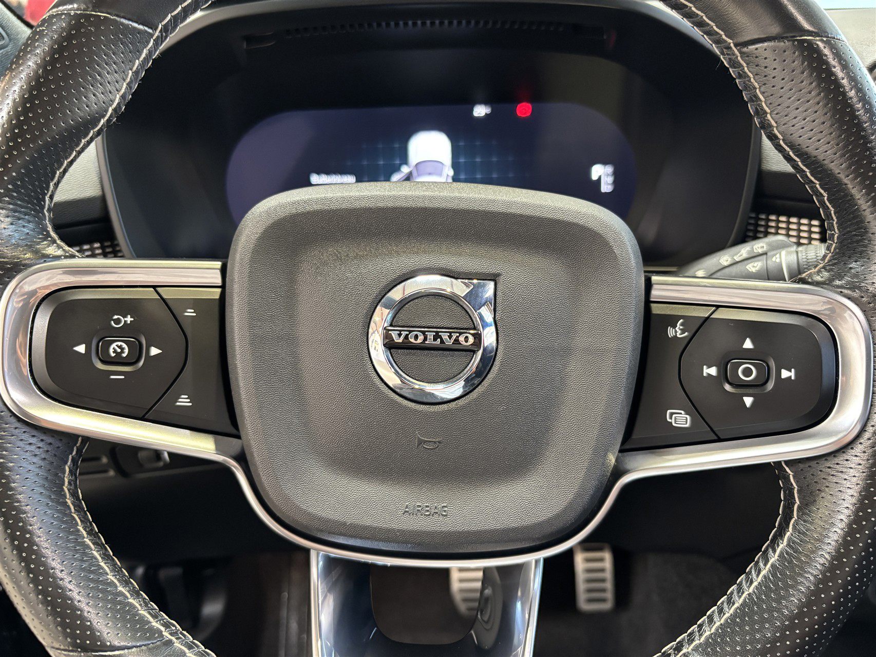 Billede af Volvo XC40 P8 Recharge Twin R-design AWD 408HK 5d Aut.
