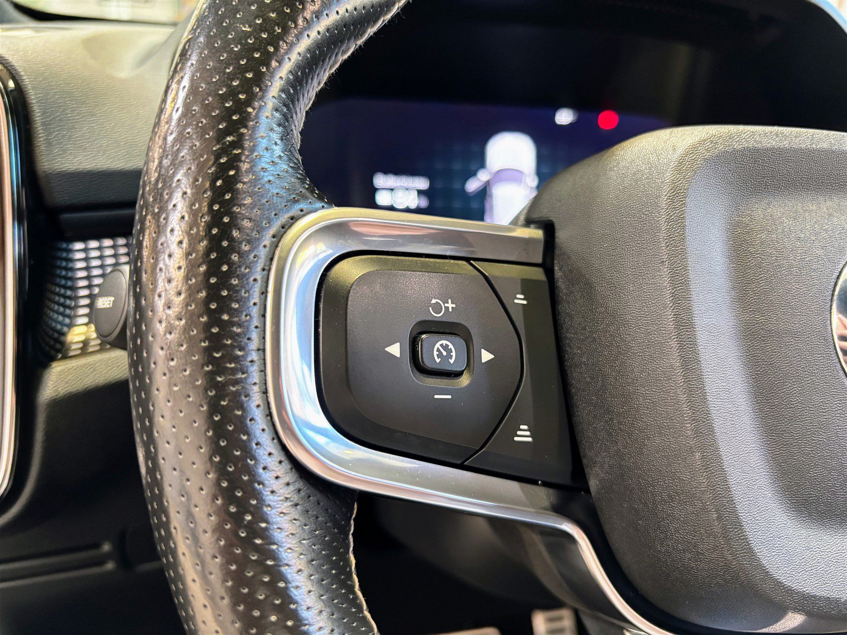 Billede af Volvo XC40 P8 Recharge Twin R-design AWD 408HK 5d Aut.