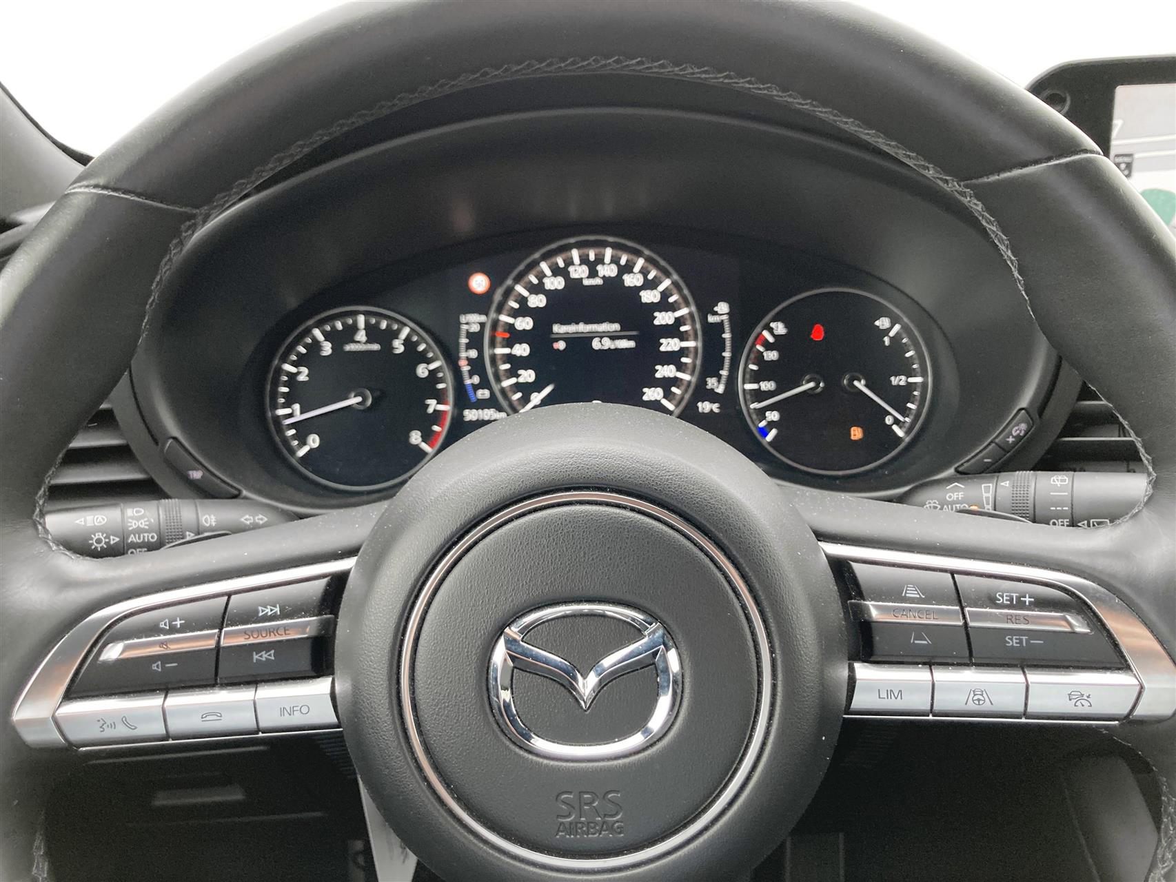 Billede af Mazda 3 2,0 Skyactiv-X  Mild hybrid Cosmo AWD 180HK 5d 6g Aut.