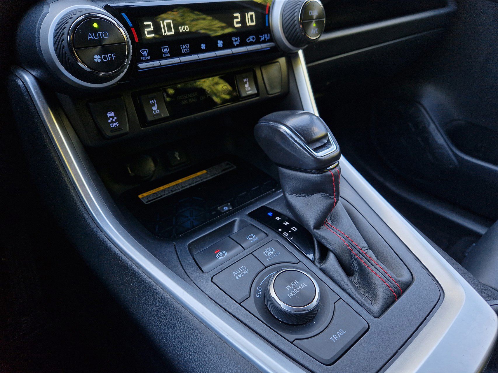 Billede af Toyota RAV4 Plug-in 2,5 Plugin-hybrid H3 Premium AWD 306HK 5d 6g Aut.