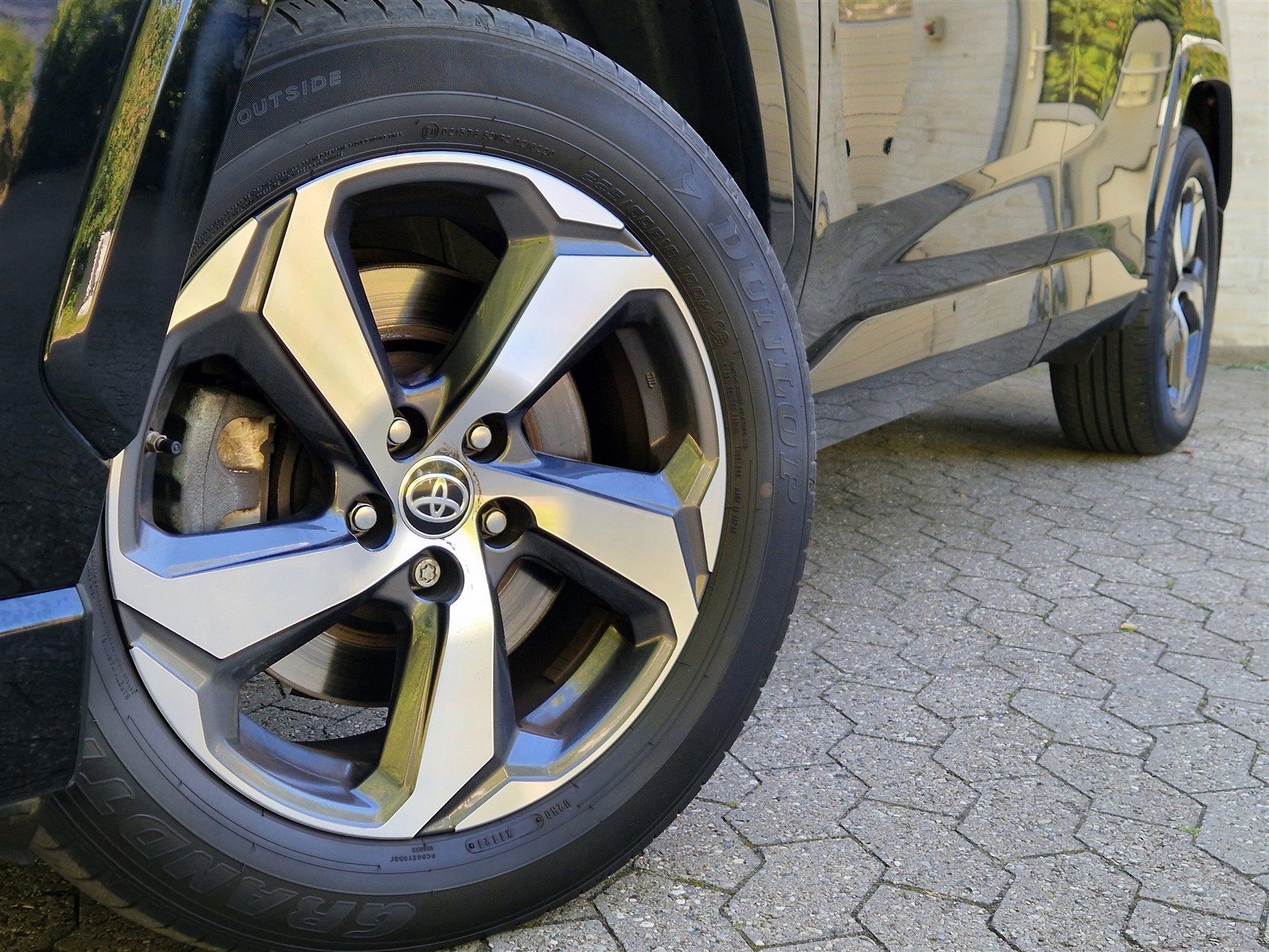 Billede af Toyota RAV4 Plug-in 2,5 Plugin-hybrid H3 Premium AWD 306HK 5d 6g Aut.