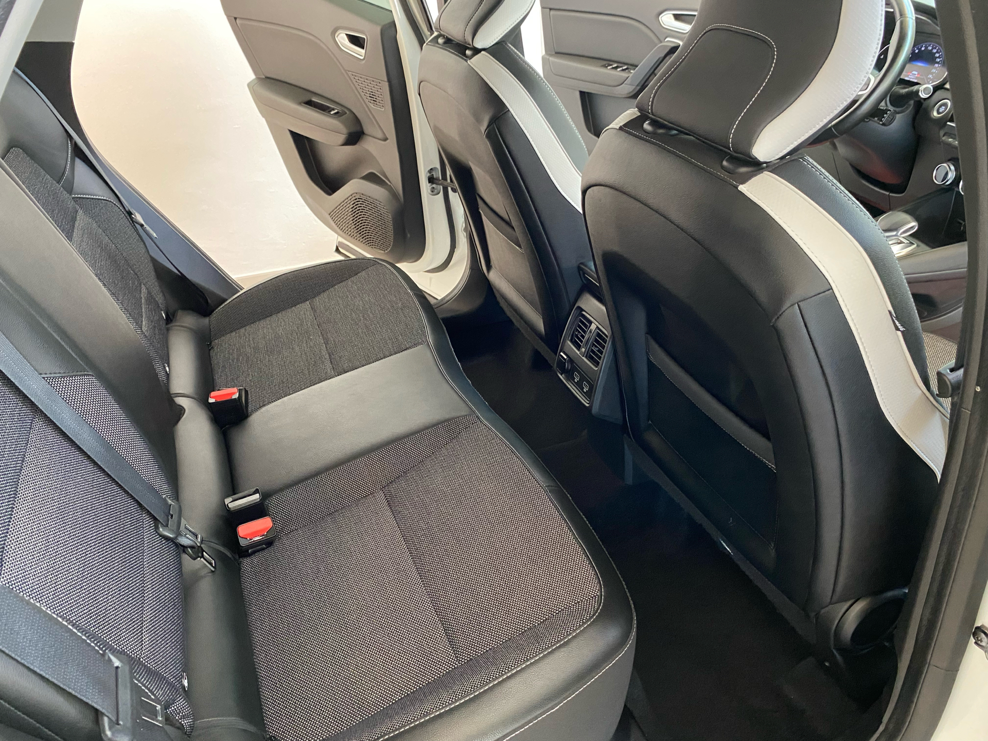 Billede af Renault Captur 1,3 TCE GPF Intens EDC 155HK 5d 7g Aut.