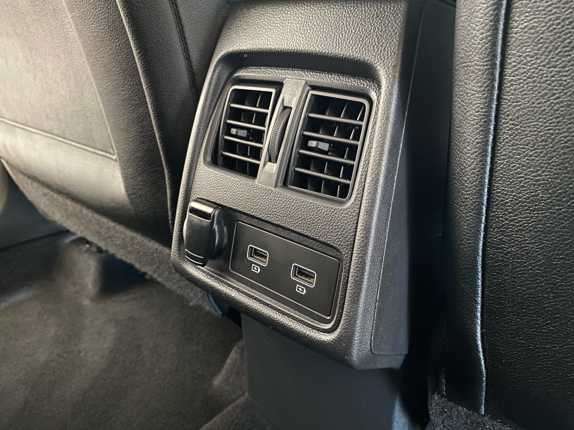 Billede af Renault Captur 1,3 TCE GPF Intens EDC 155HK 5d 7g Aut.