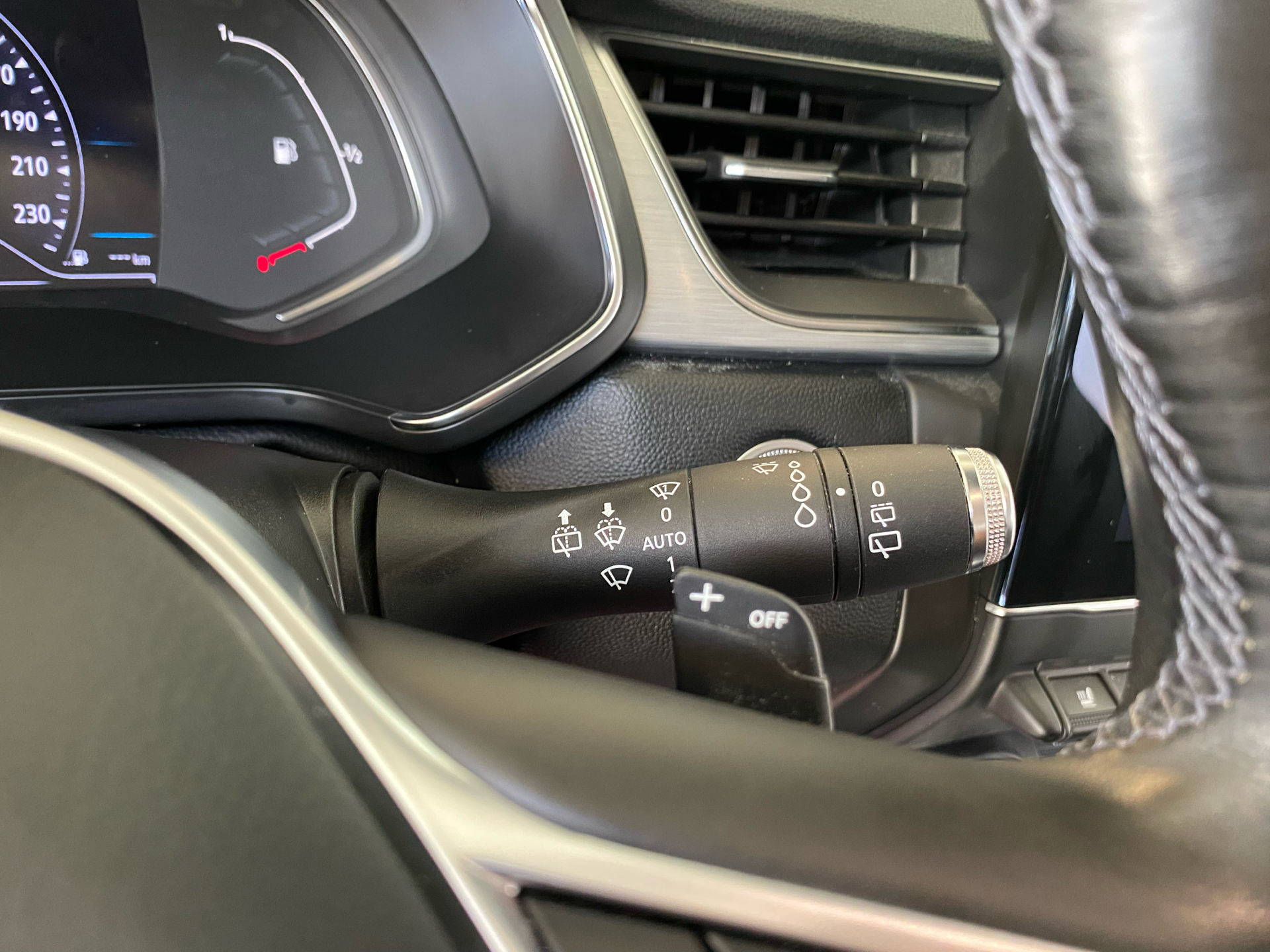 Billede af Renault Captur 1,3 TCE GPF Intens EDC 155HK 5d 7g Aut.