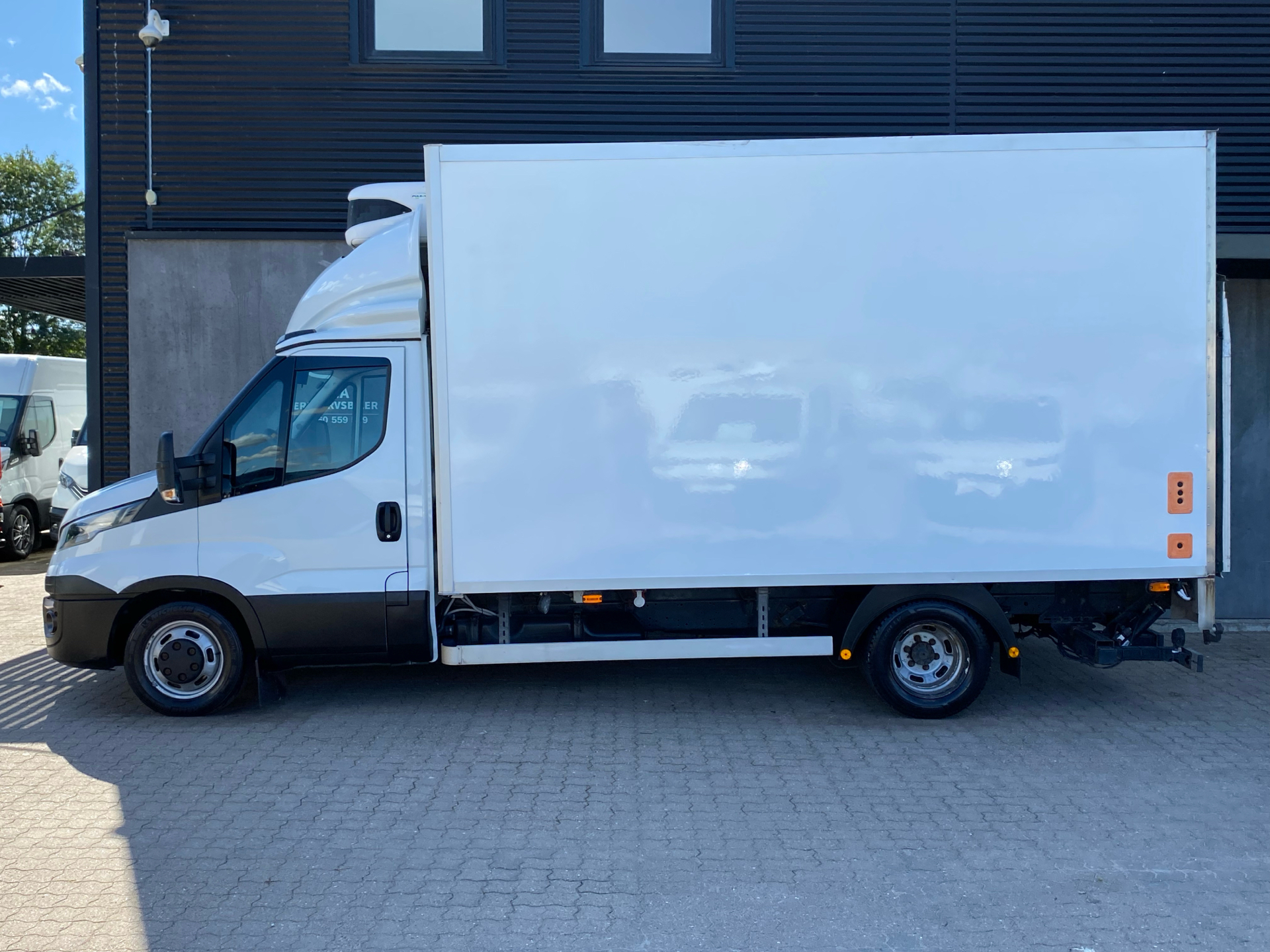 Billede af Iveco Daily 35S17 4100mm 3,0 D 170HK Ladv./Chas. 8g Aut.