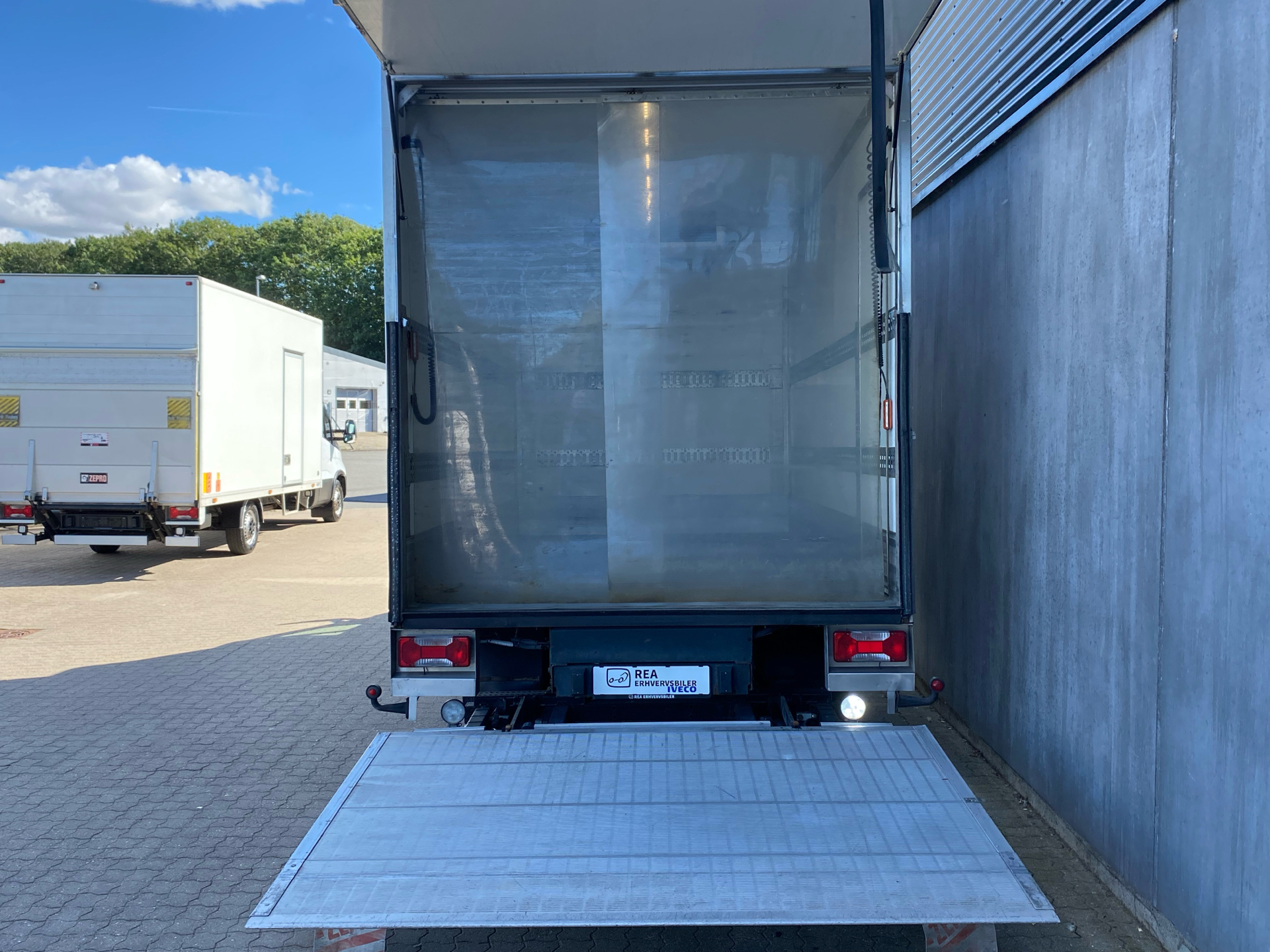 Billede af Iveco Daily 35S17 4100mm 3,0 D 170HK Ladv./Chas. 8g Aut.