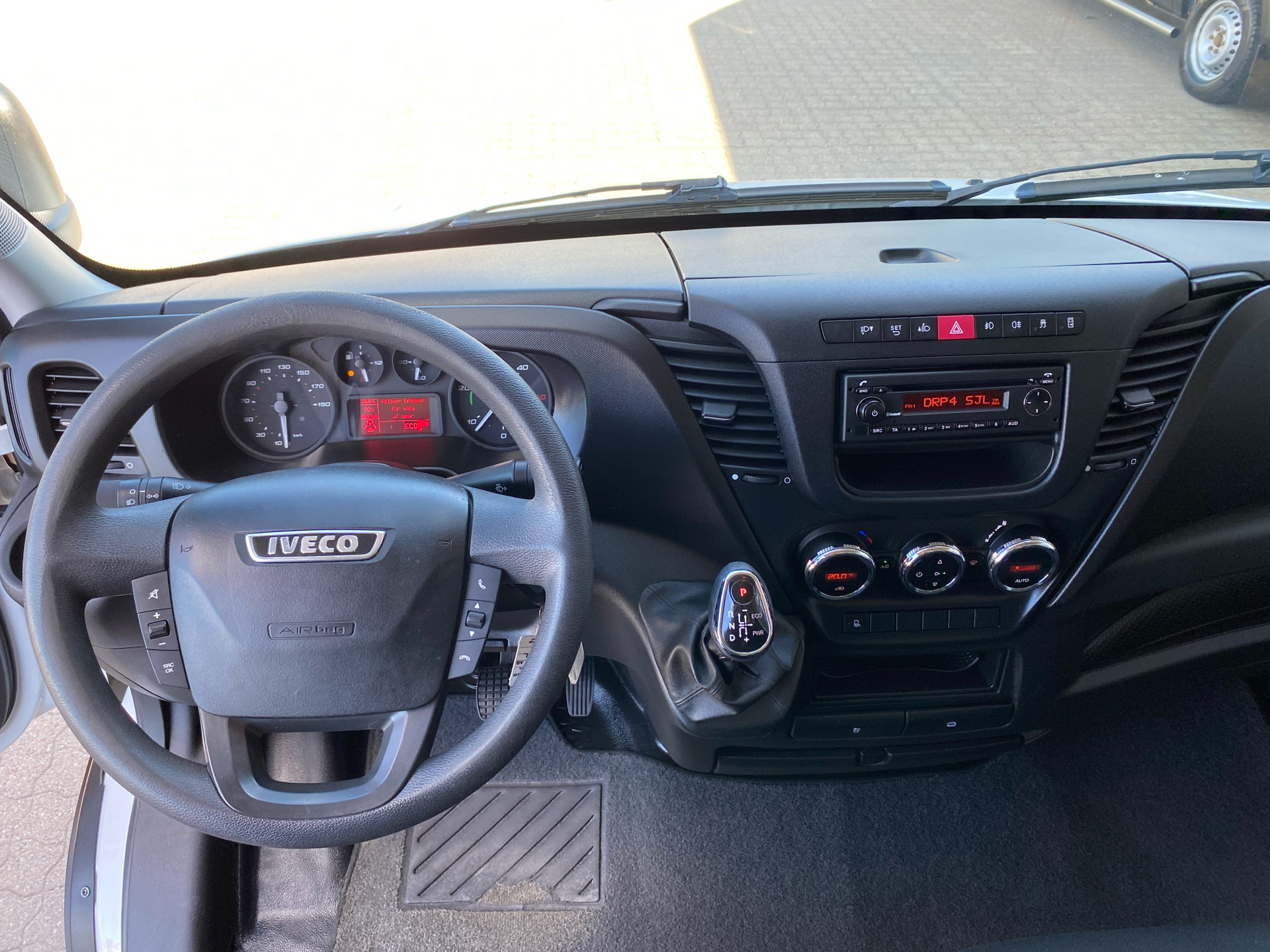 Billede af Iveco Daily 35S17 4100mm 3,0 D 170HK Ladv./Chas. 8g Aut.