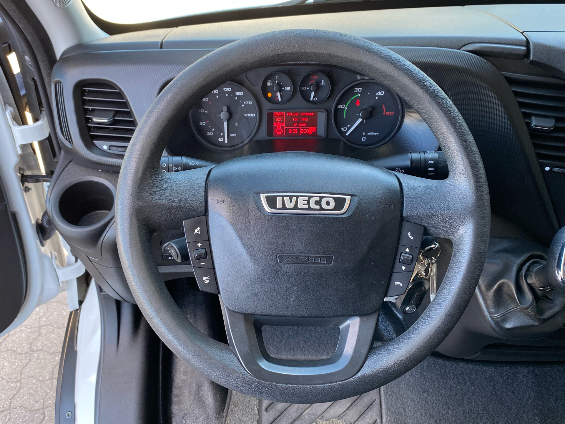 Billede af Iveco Daily 35S17 4100mm 3,0 D 170HK Ladv./Chas. 8g Aut.