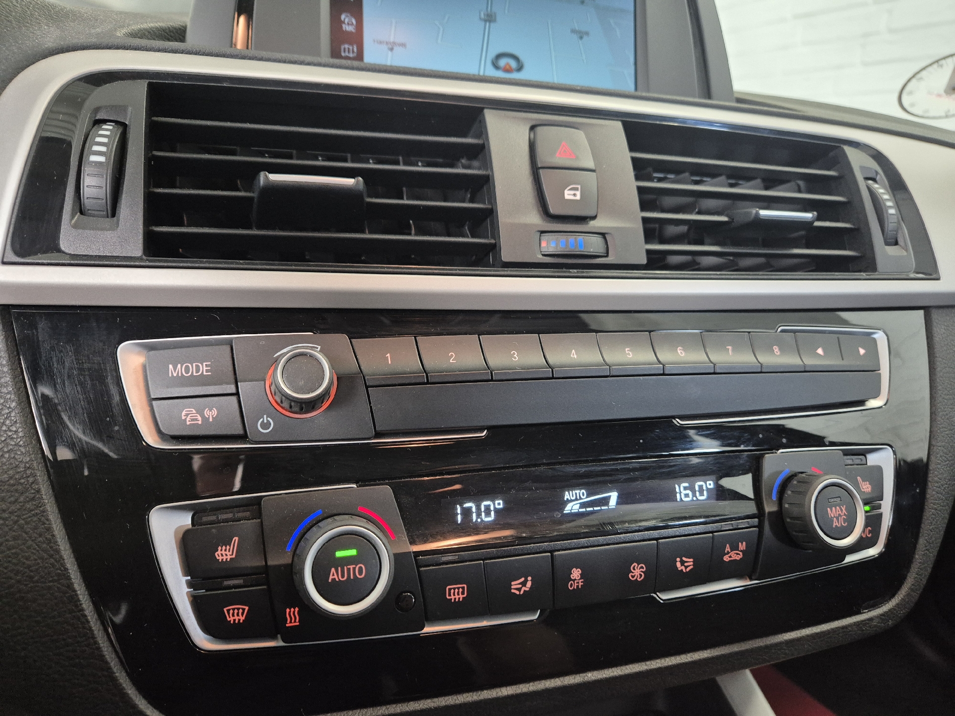 Billede af BMW 120d 2,0 D Connected 190HK 5d 6g