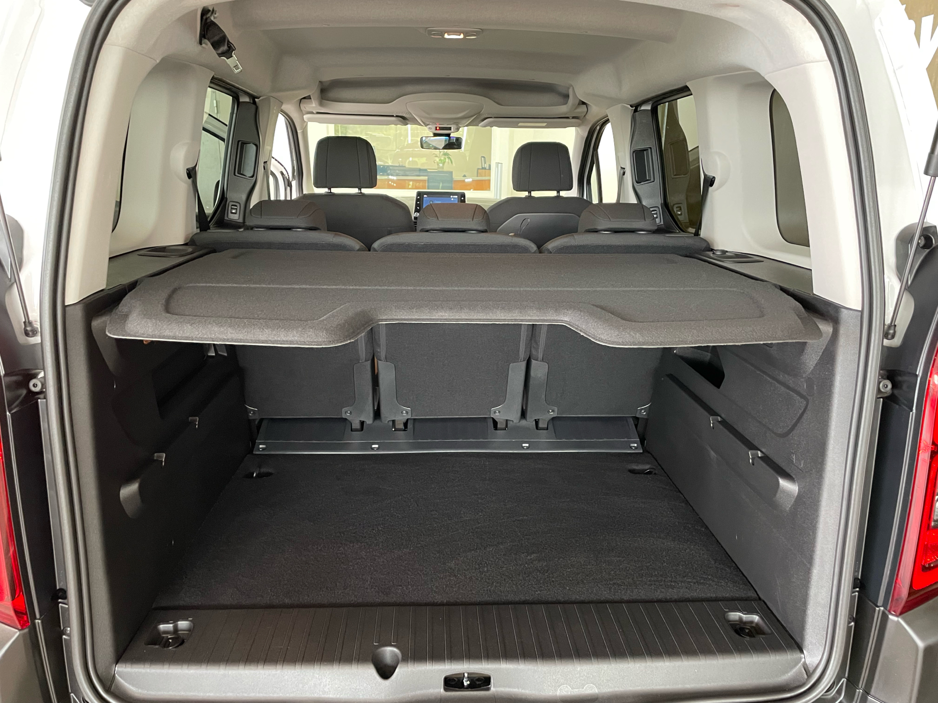 Billede af Citroën e-Berlingo EL Shine 136HK Aut.