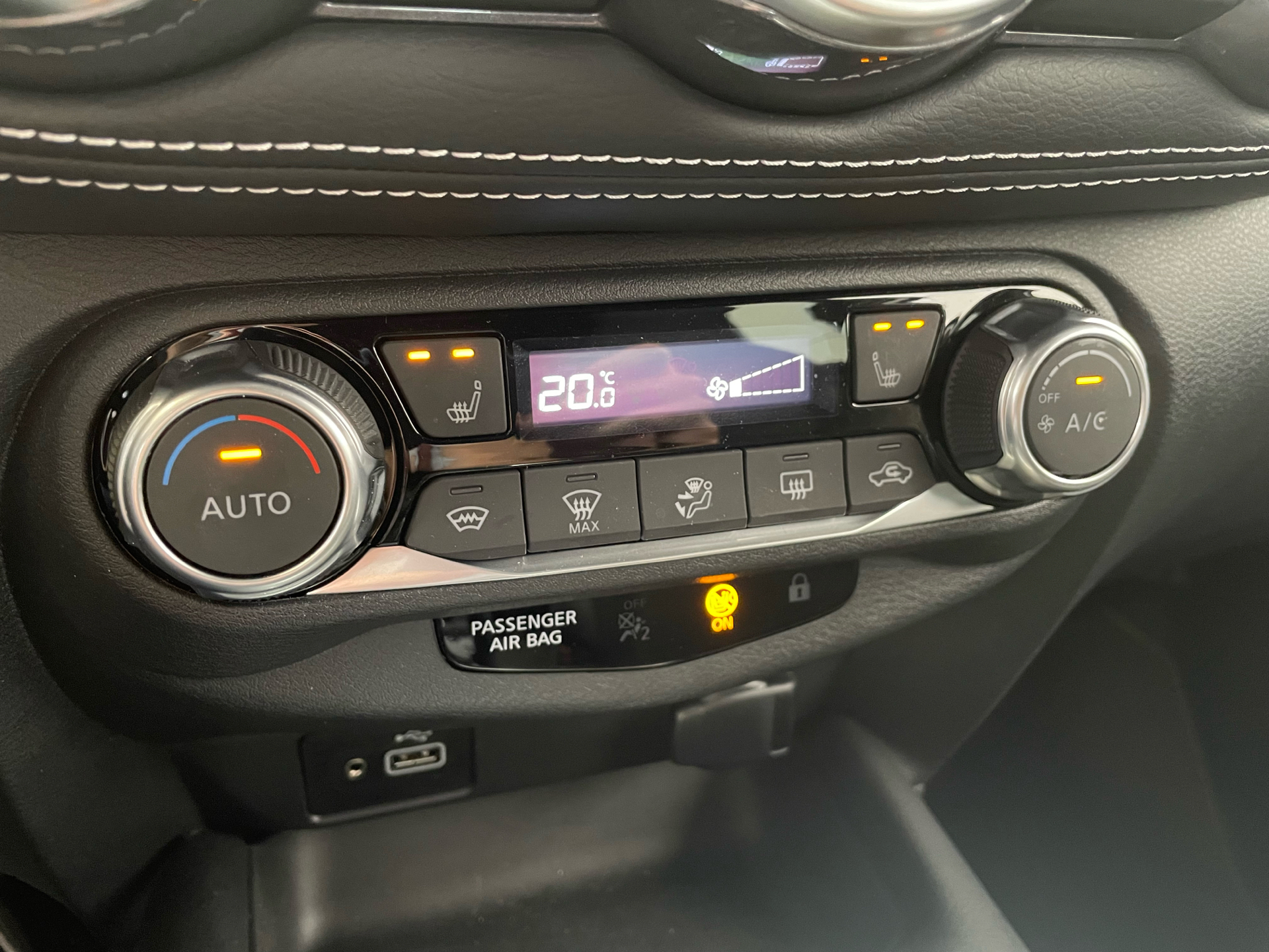 Billede af Nissan Juke 1,0 Dig-T N-Connecta DCT 114HK 5d 7g Aut.