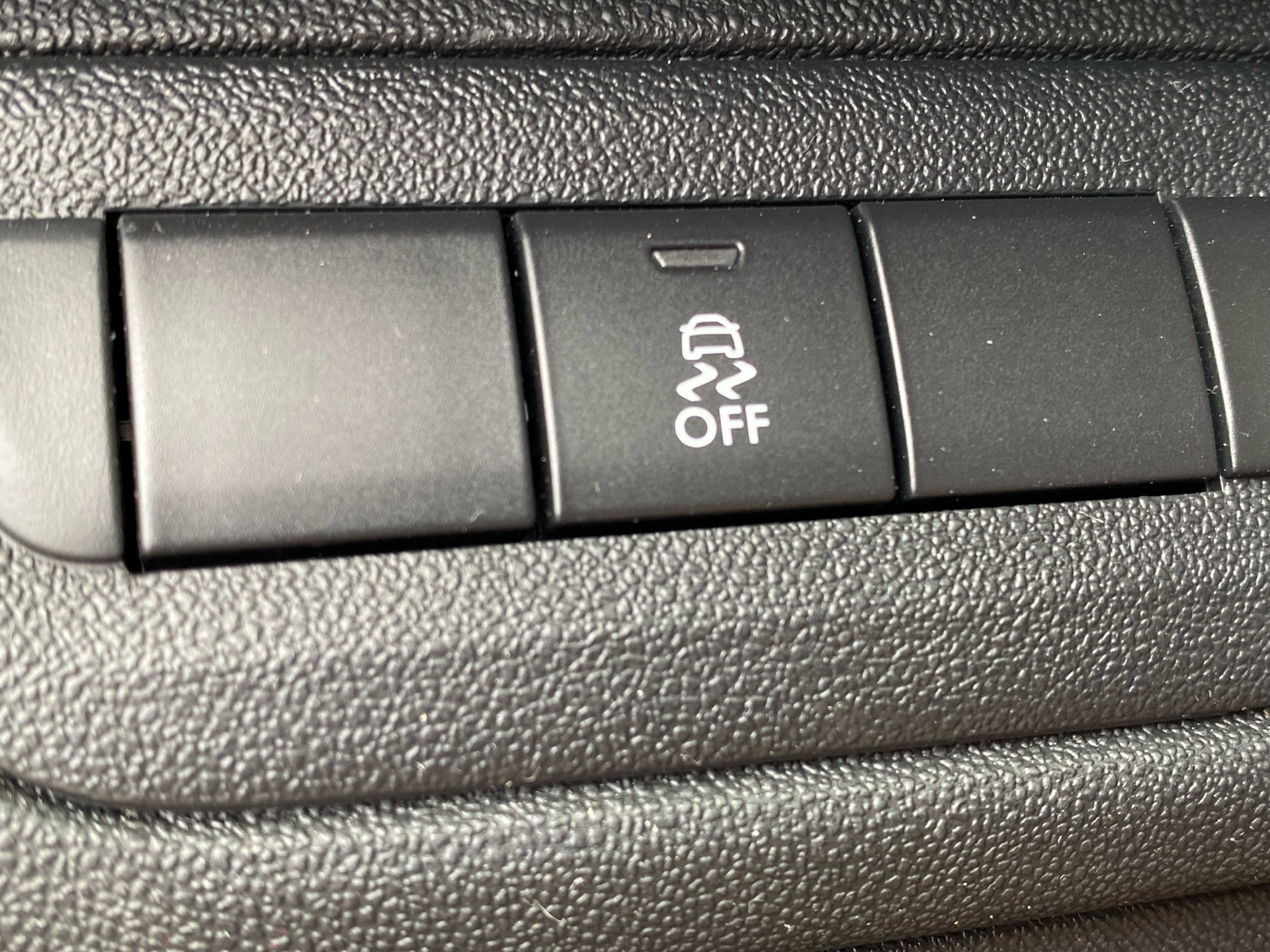 Billede af Peugeot 2008 1,2 e-Vti Active Connect 82HK