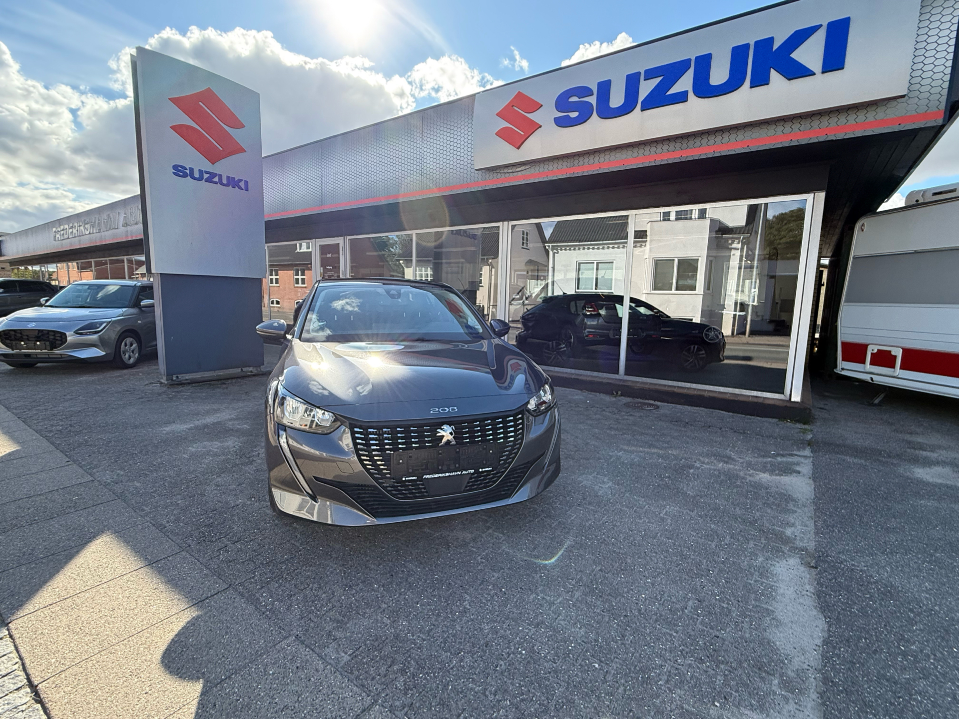 Billede af Peugeot 208 1,2 PureTech Allure Sky 100HK 5d 6g