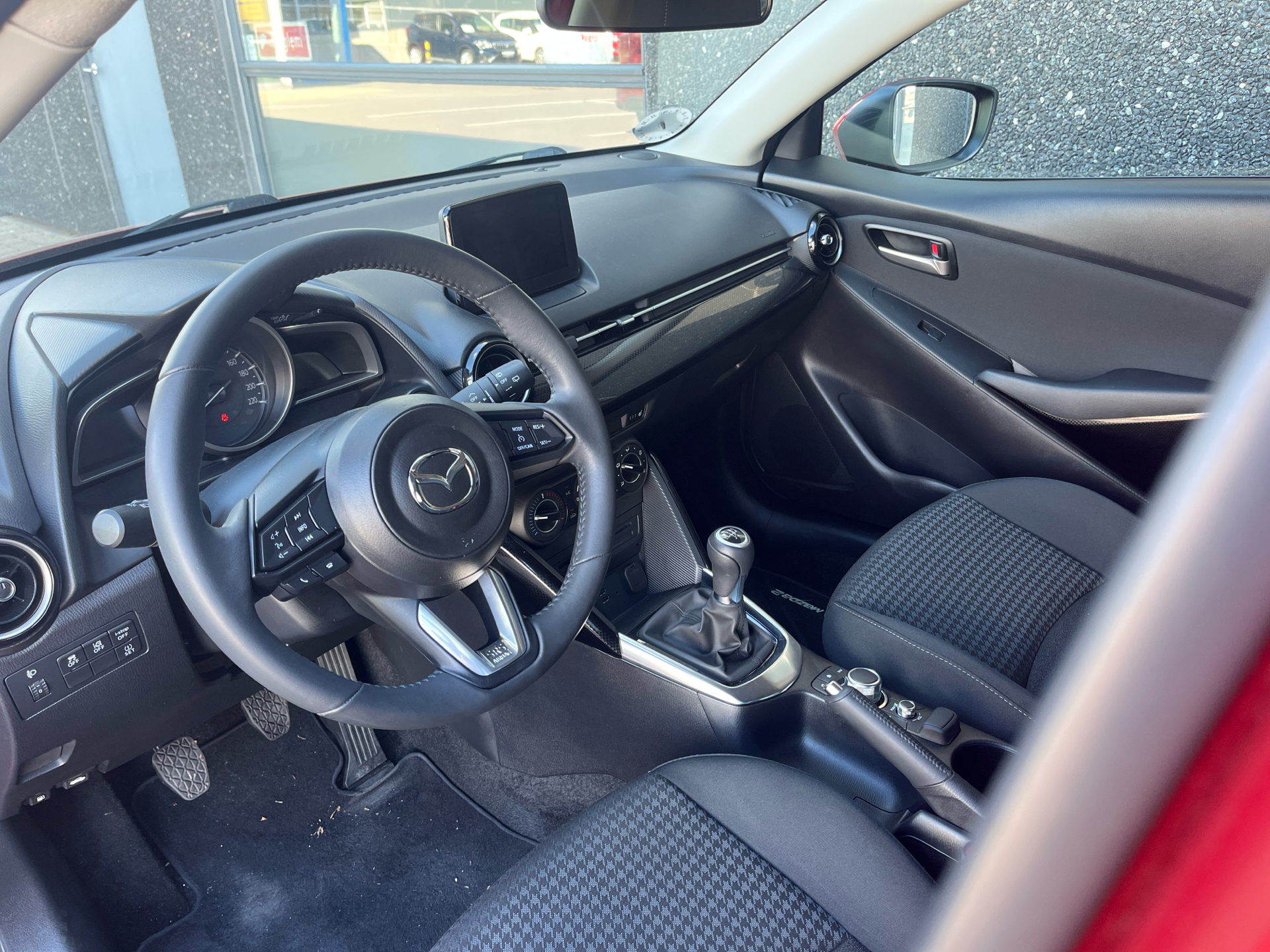 Billede af Mazda 2 1,5 Skyactiv-G Niseko 90HK 5d