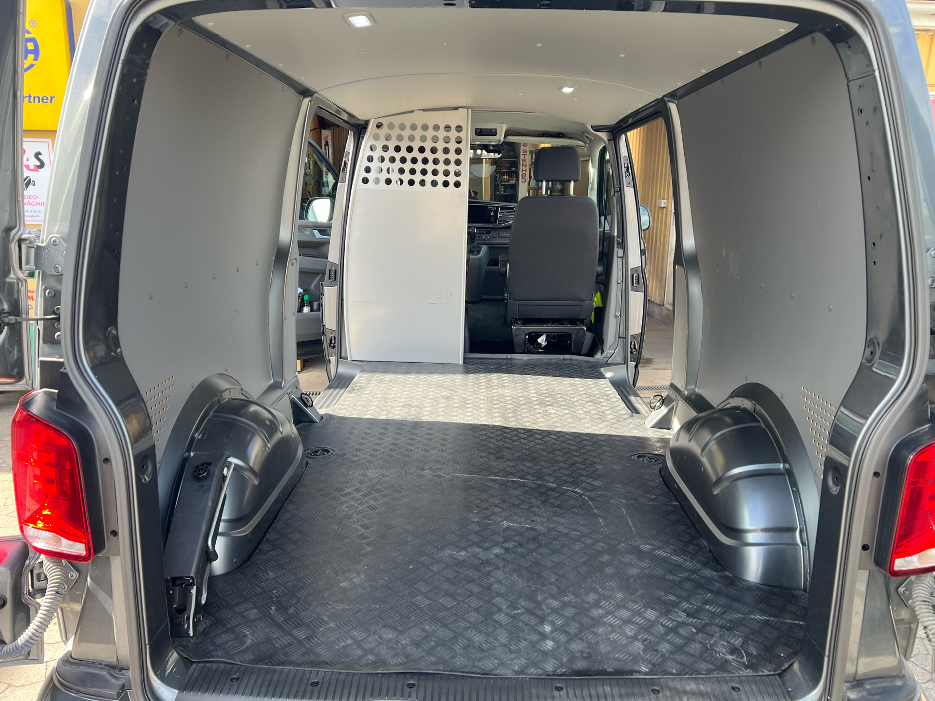 Billede af VW Transporter Lang 2,0 TDI BMT 4Motion DSG 150HK Van 7g Aut.