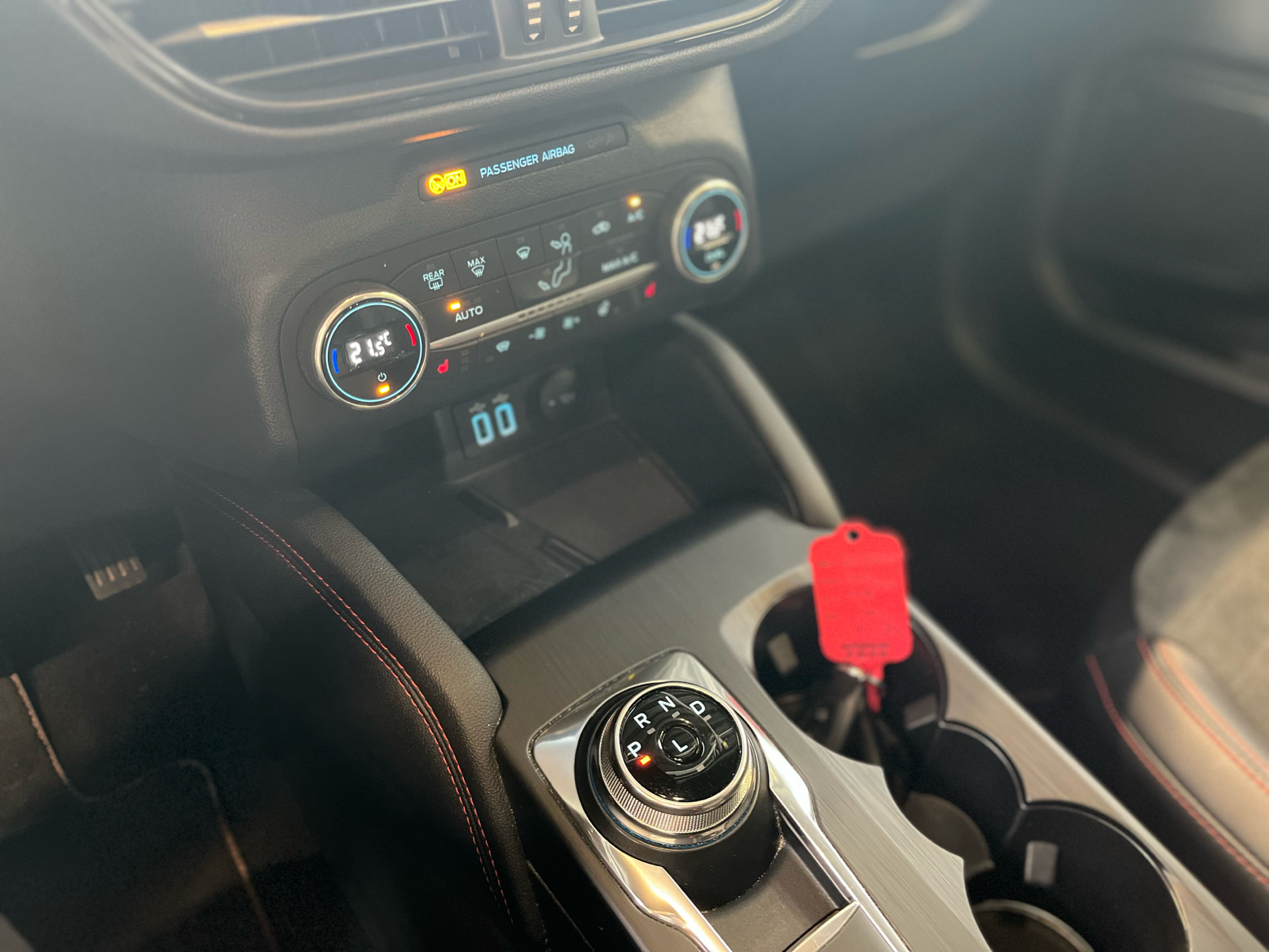 Billede af Ford Kuga 2,5 Plugin-hybrid ST-Line X CVT 225HK 5d Trinl. Gear