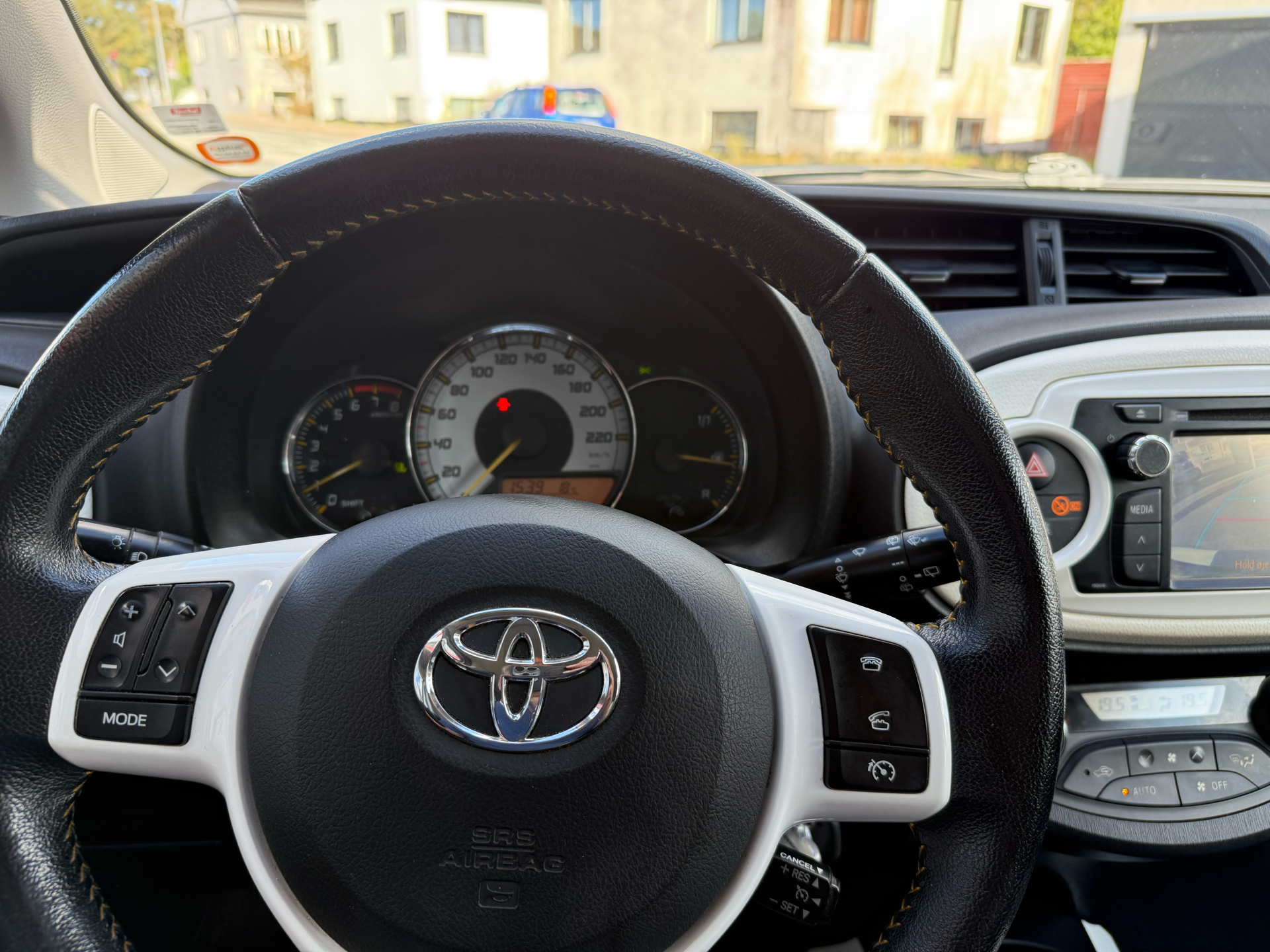 Billede af Toyota Yaris 1,3 VVT-I T2 Trend 100HK 5d 6g