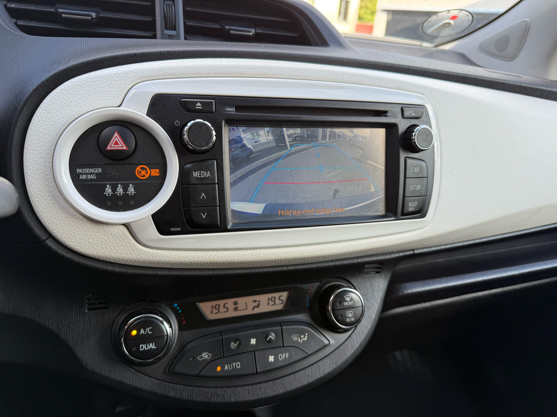 Billede af Toyota Yaris 1,3 VVT-I T2 Trend 100HK 5d 6g
