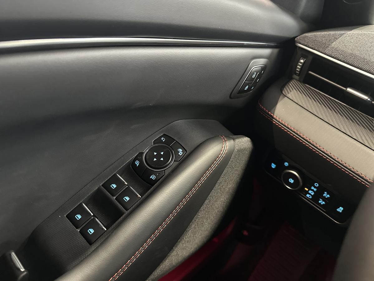 Billede af Ford Mustang Mach-E EL UR Premium 276HK 5d Aut.