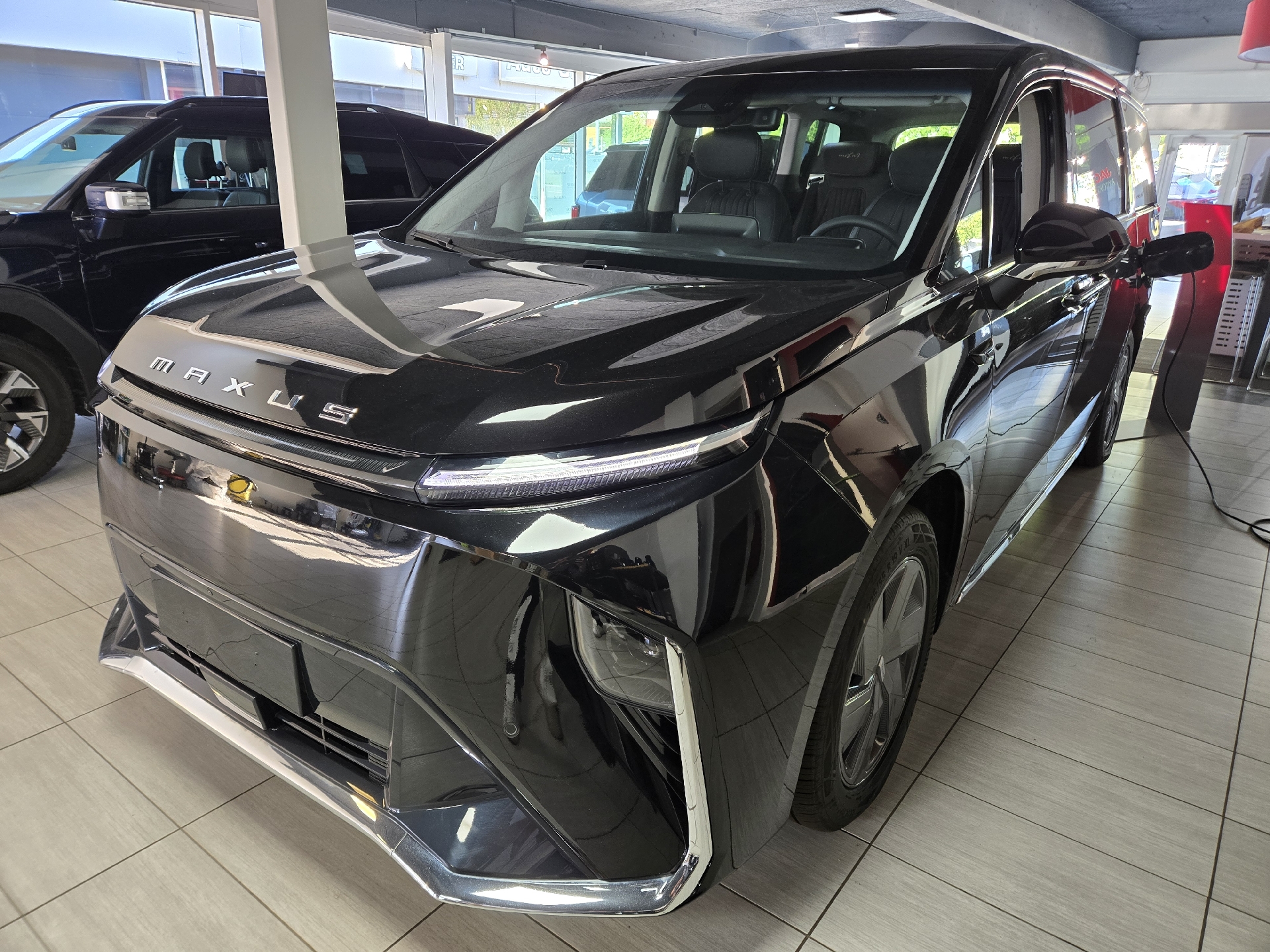 Billede af Maxus Mifa 9 EL Luxery 245HK Aut.