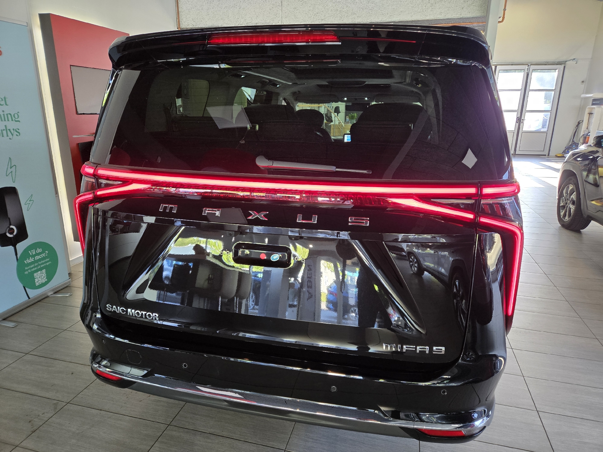 Billede af Maxus Mifa 9 EL Luxery 245HK Aut.