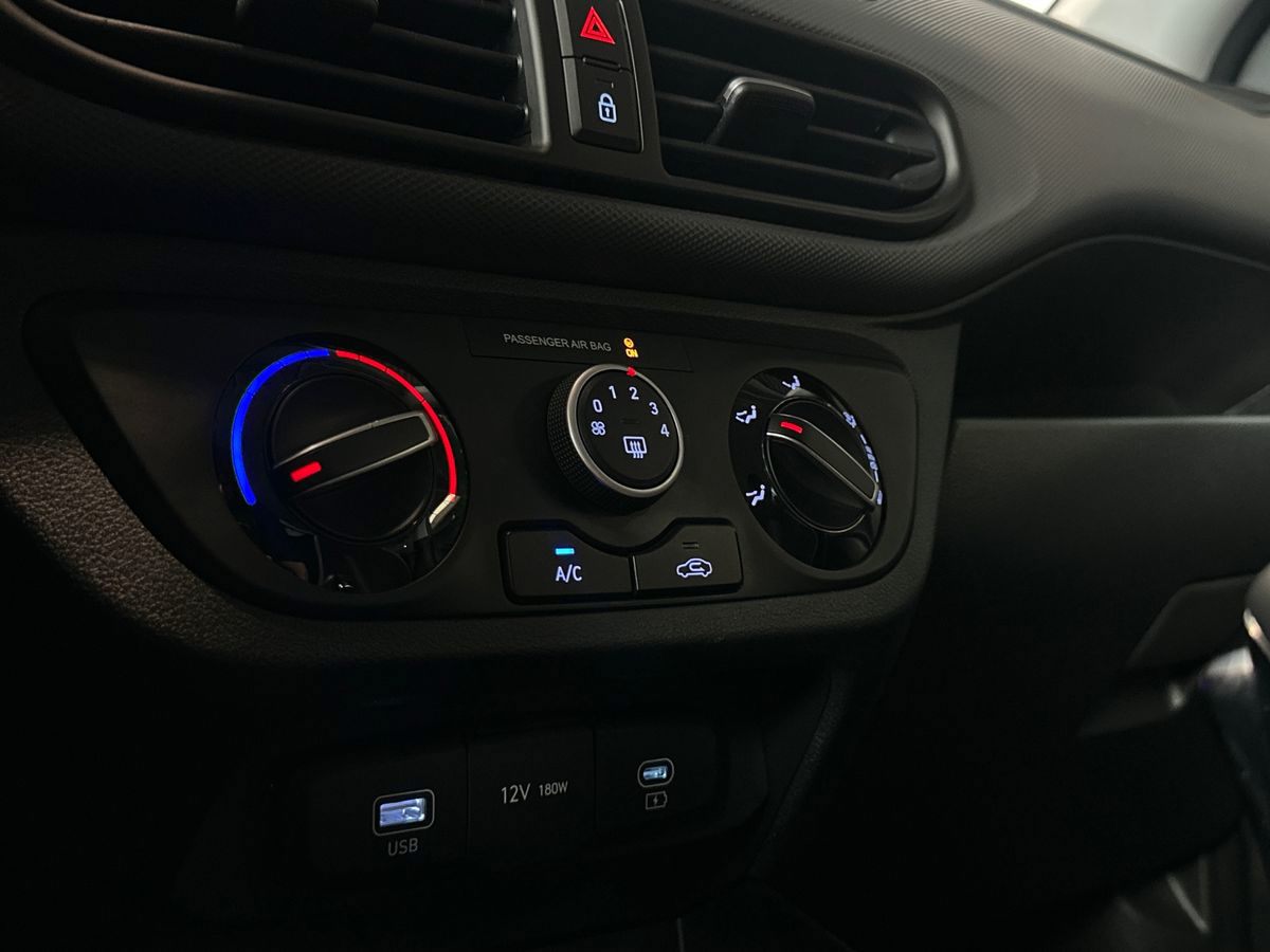 Billede af Hyundai i10 1,0 Essential AMT 67HK 5d Aut.