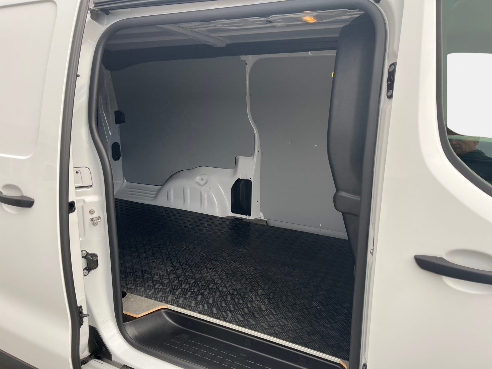 Billede af Toyota Proace Long 2,0 D Comfort Master 144HK Van 6g