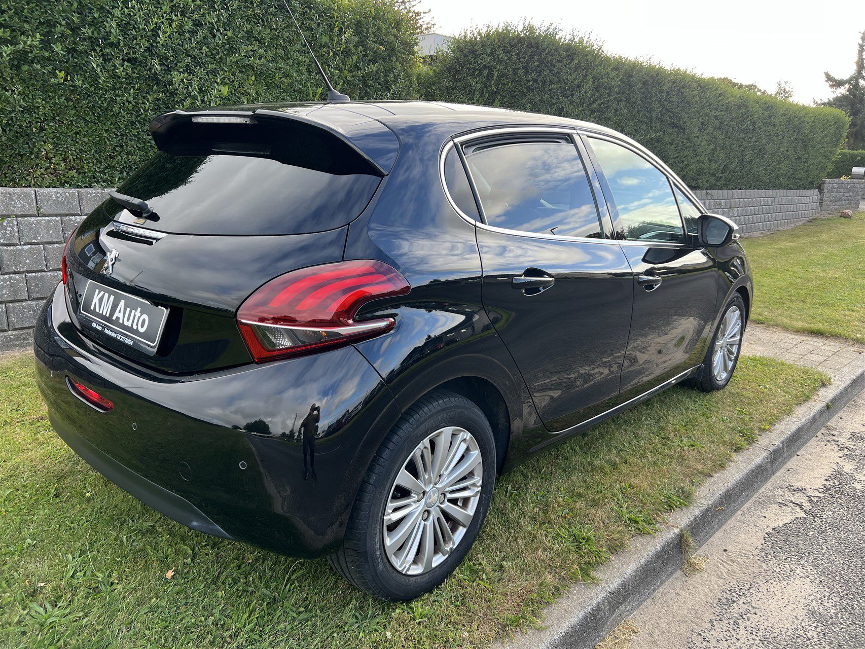 Billede af Peugeot 208 1,6 BlueHDi Desire Sky 100HK 5d