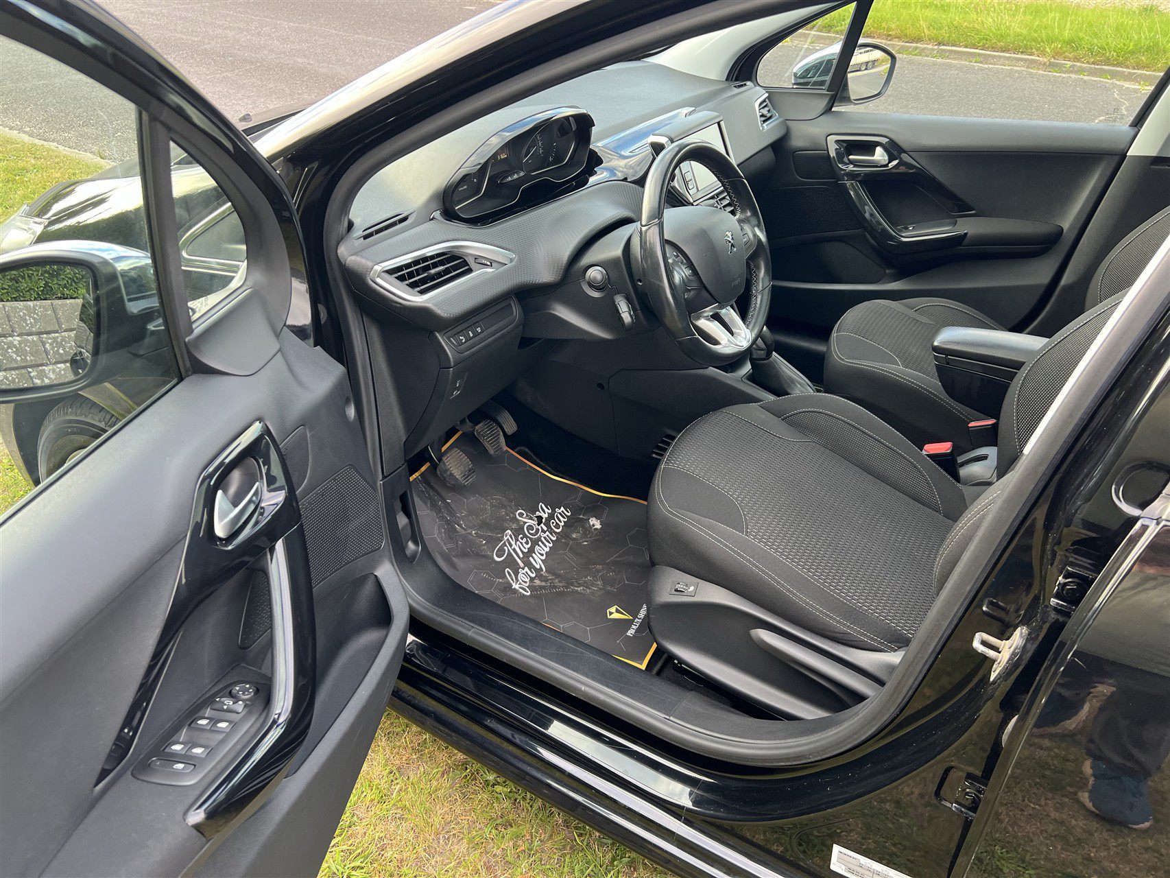 Billede af Peugeot 208 1,6 BlueHDi Desire Sky 100HK 5d