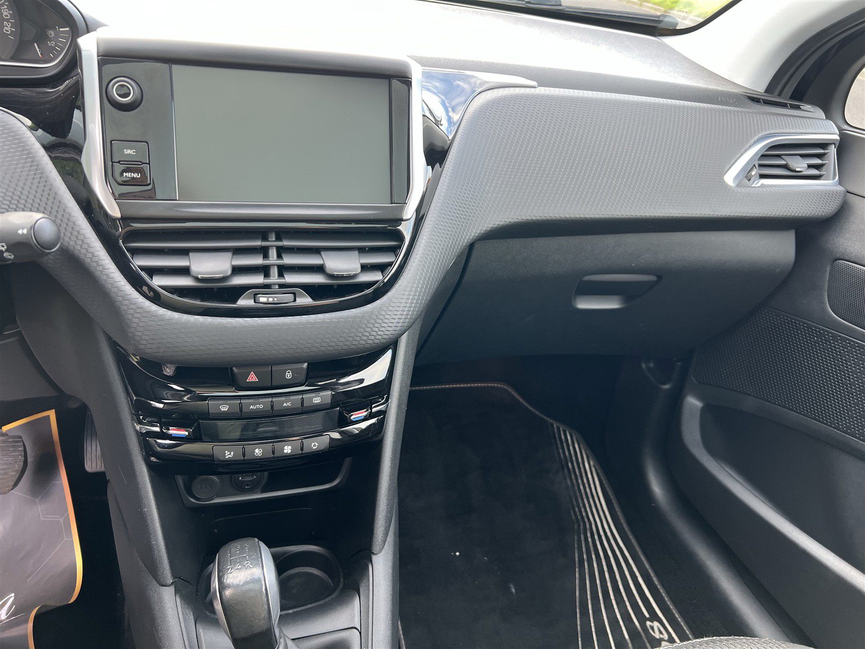 Billede af Peugeot 208 1,6 BlueHDi Desire Sky 100HK 5d