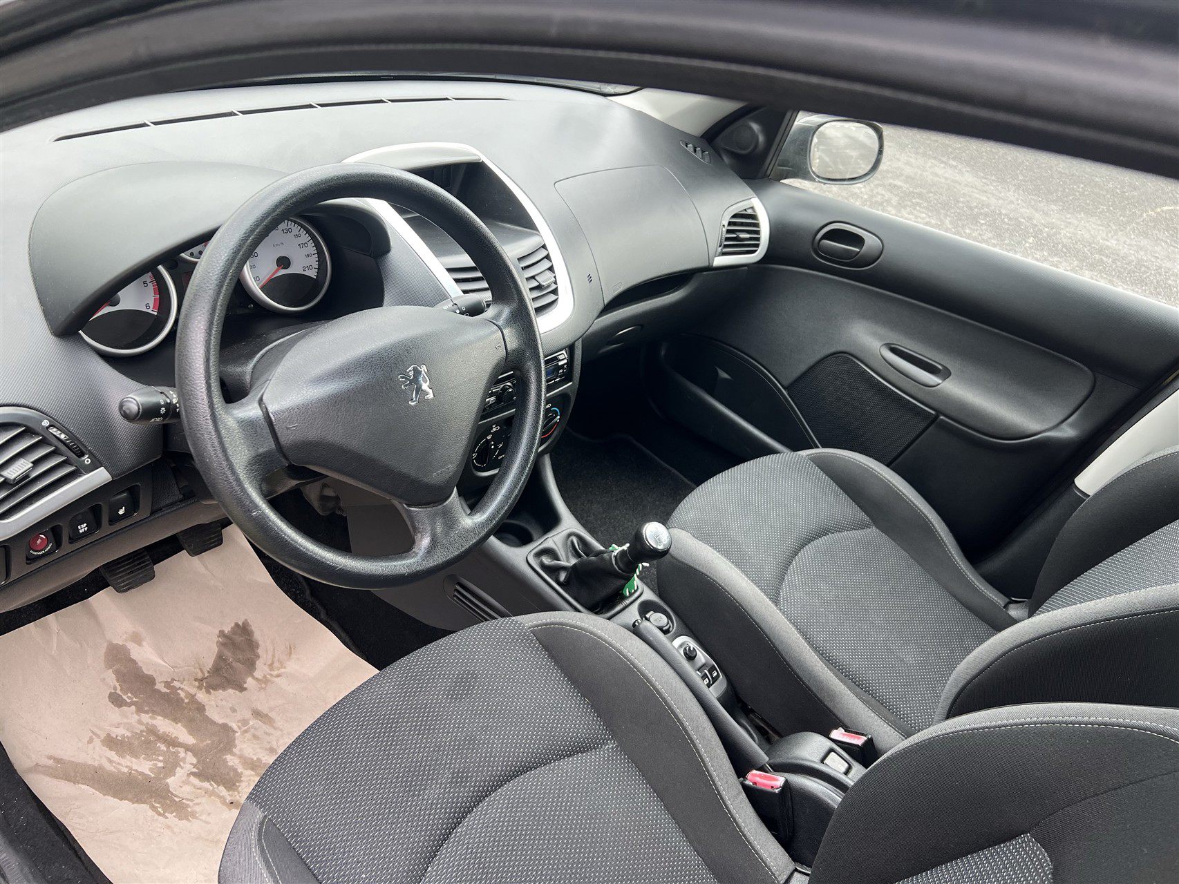 Billede af Peugeot 208 1,6 BlueHDi Desire Sky 100HK 5d