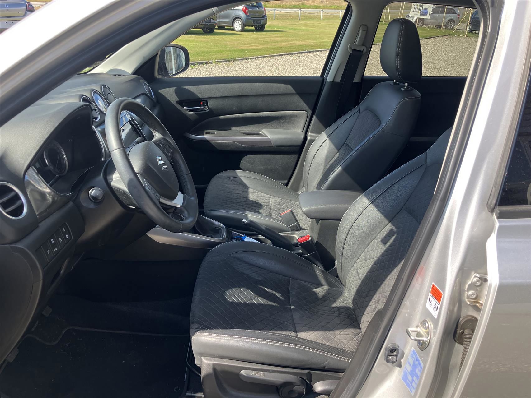 Billede af Suzuki Vitara 1,0 Boosterjet Adventure KUP 112HK 5d 6g Aut.