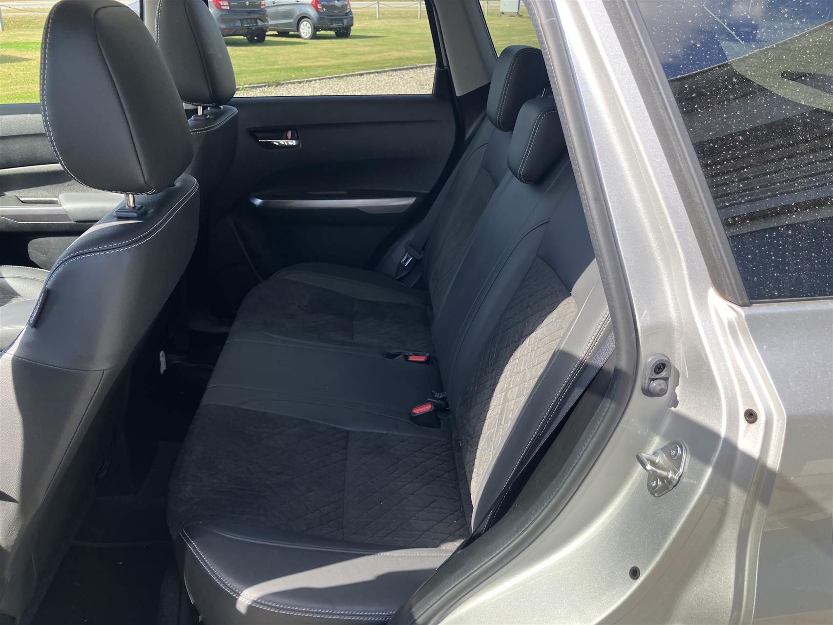Billede af Suzuki Vitara 1,0 Boosterjet Adventure KUP 112HK 5d 6g Aut.