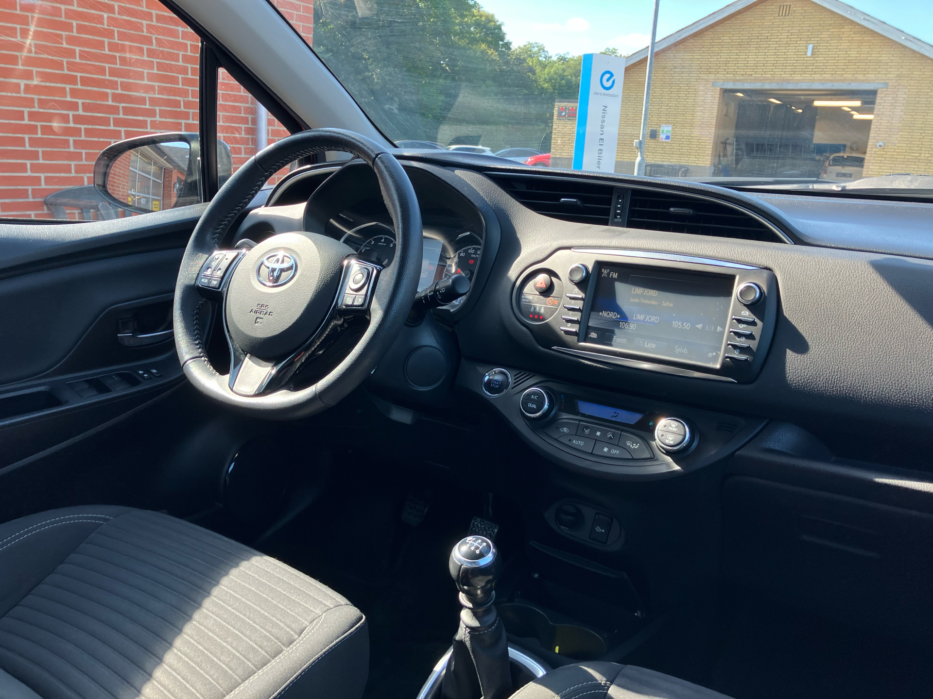 Billede af Toyota Yaris 1,5 VVT-I T3 Premiumpakke 111HK 5d 6g