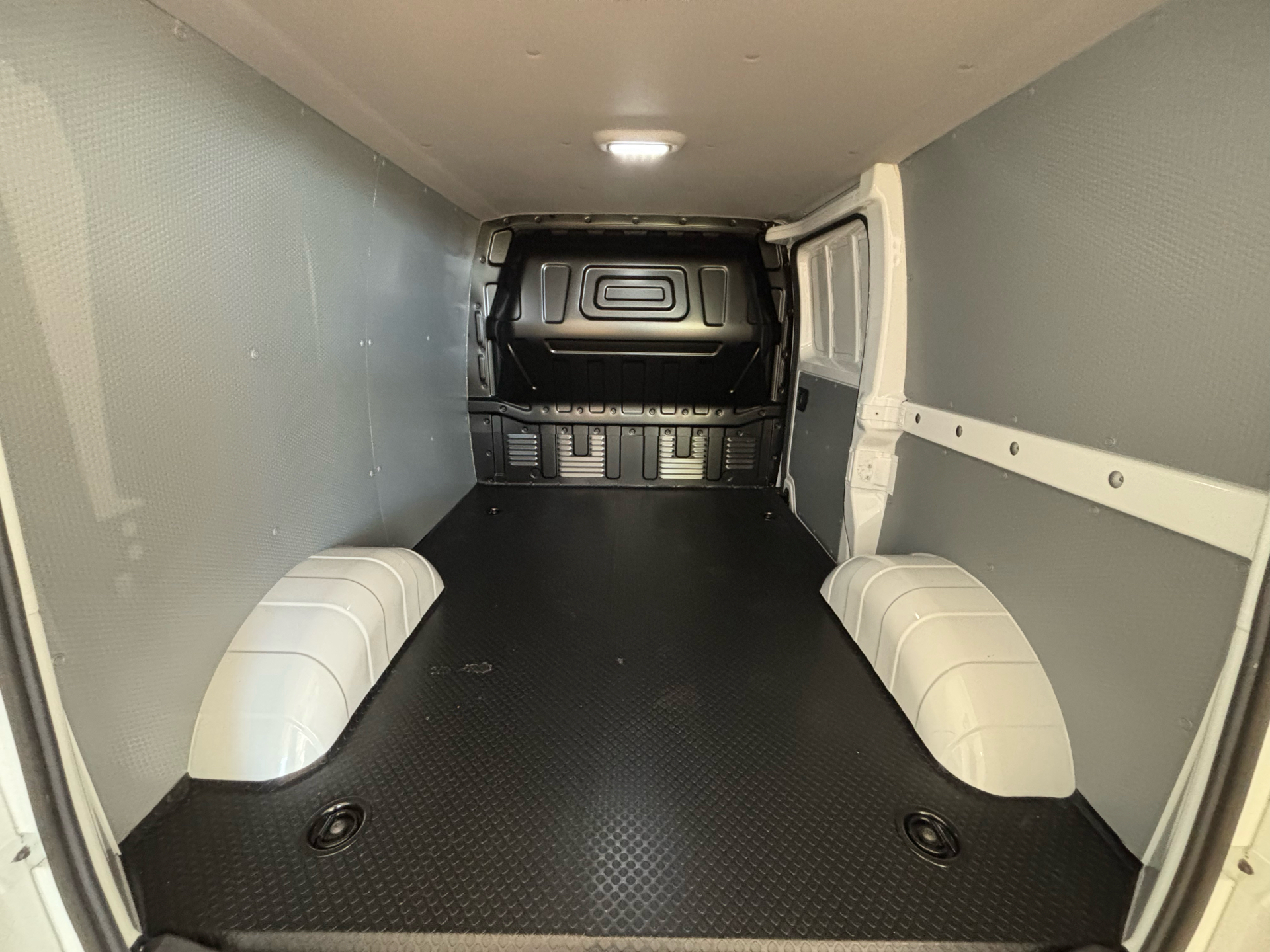 Billede af Maxus e-Deliver 3 SWB 50,2 kWh EL 160HK Van Aut.