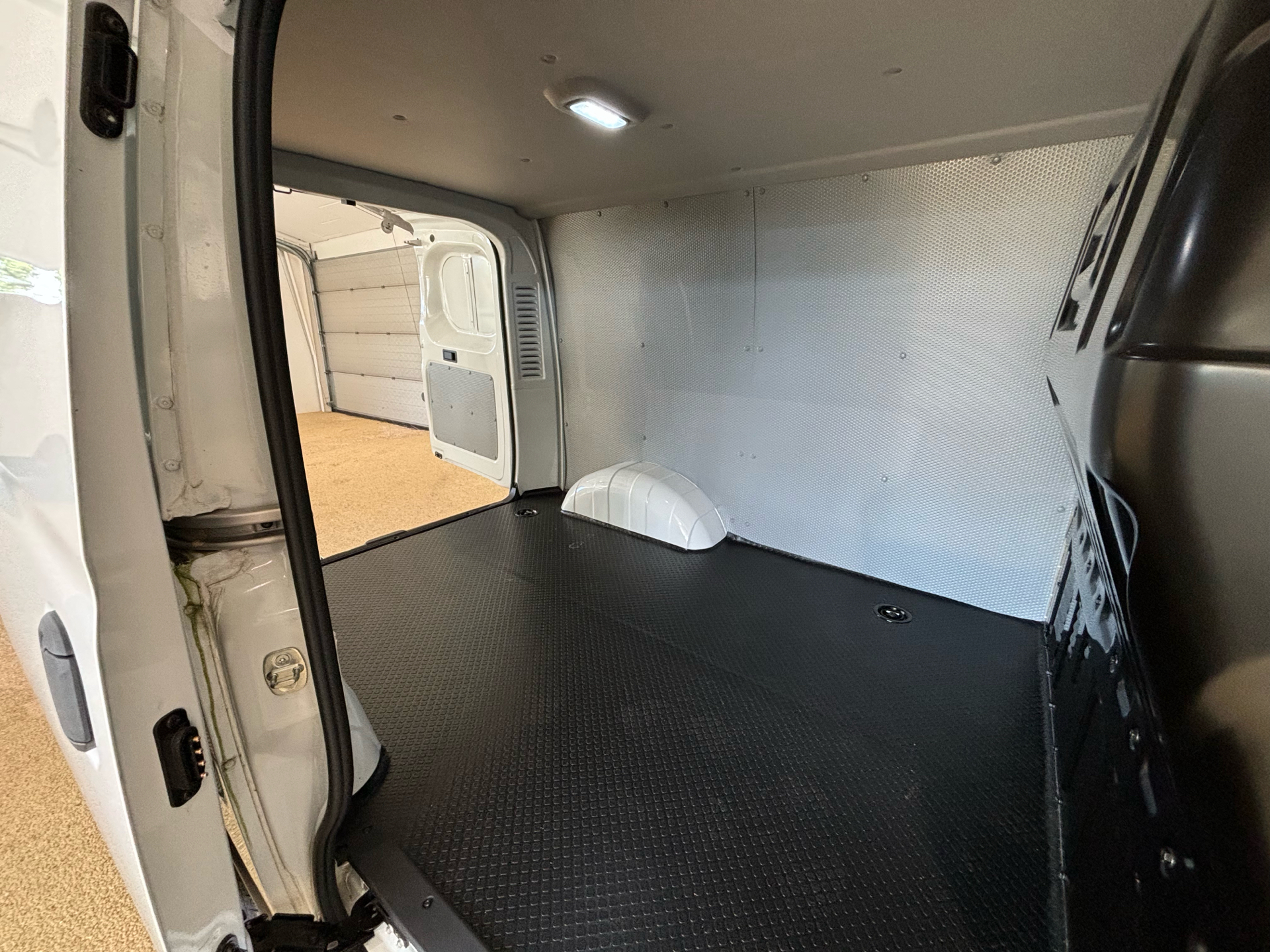 Billede af Maxus e-Deliver 3 SWB 50,2 kWh EL 160HK Van Aut.