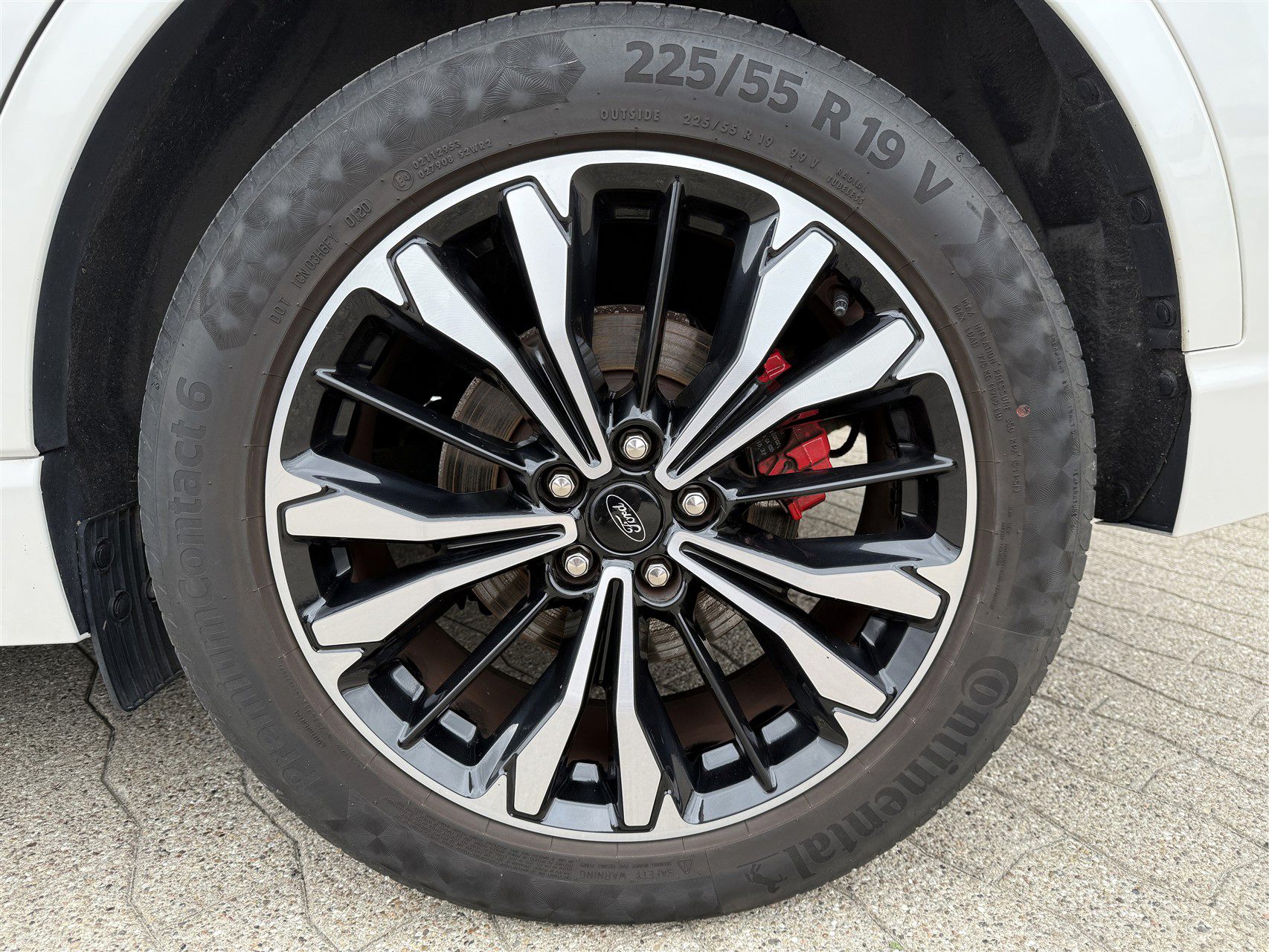 Billede af Ford Kuga 2,5 Plugin-hybrid ST-Line X CVT 225HK 5d Trinl. Gear